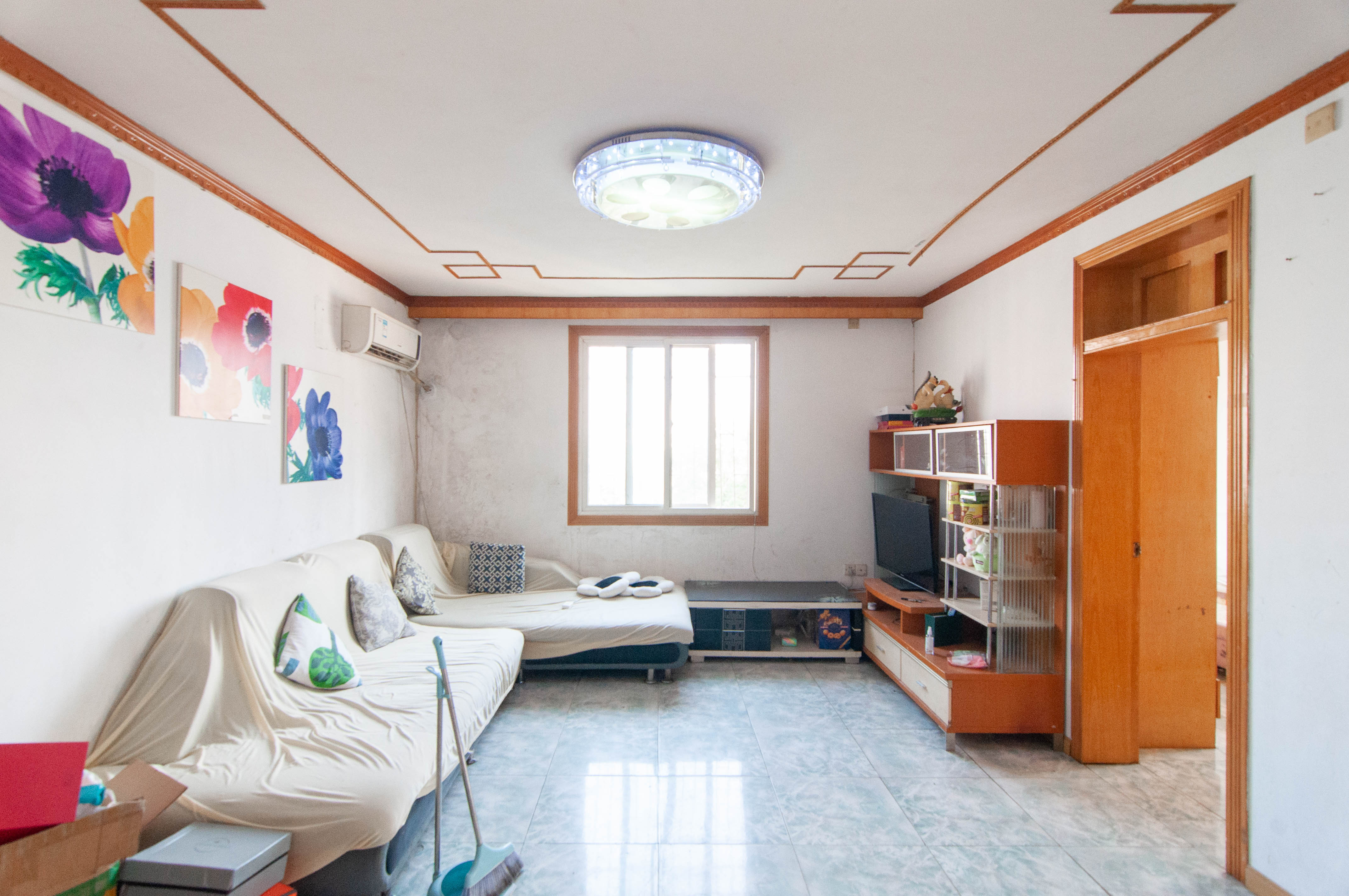 安塑宿舍 2室2厅1卫 52.0万 安塑宿舍 2室2厅1卫 52.0万客厅