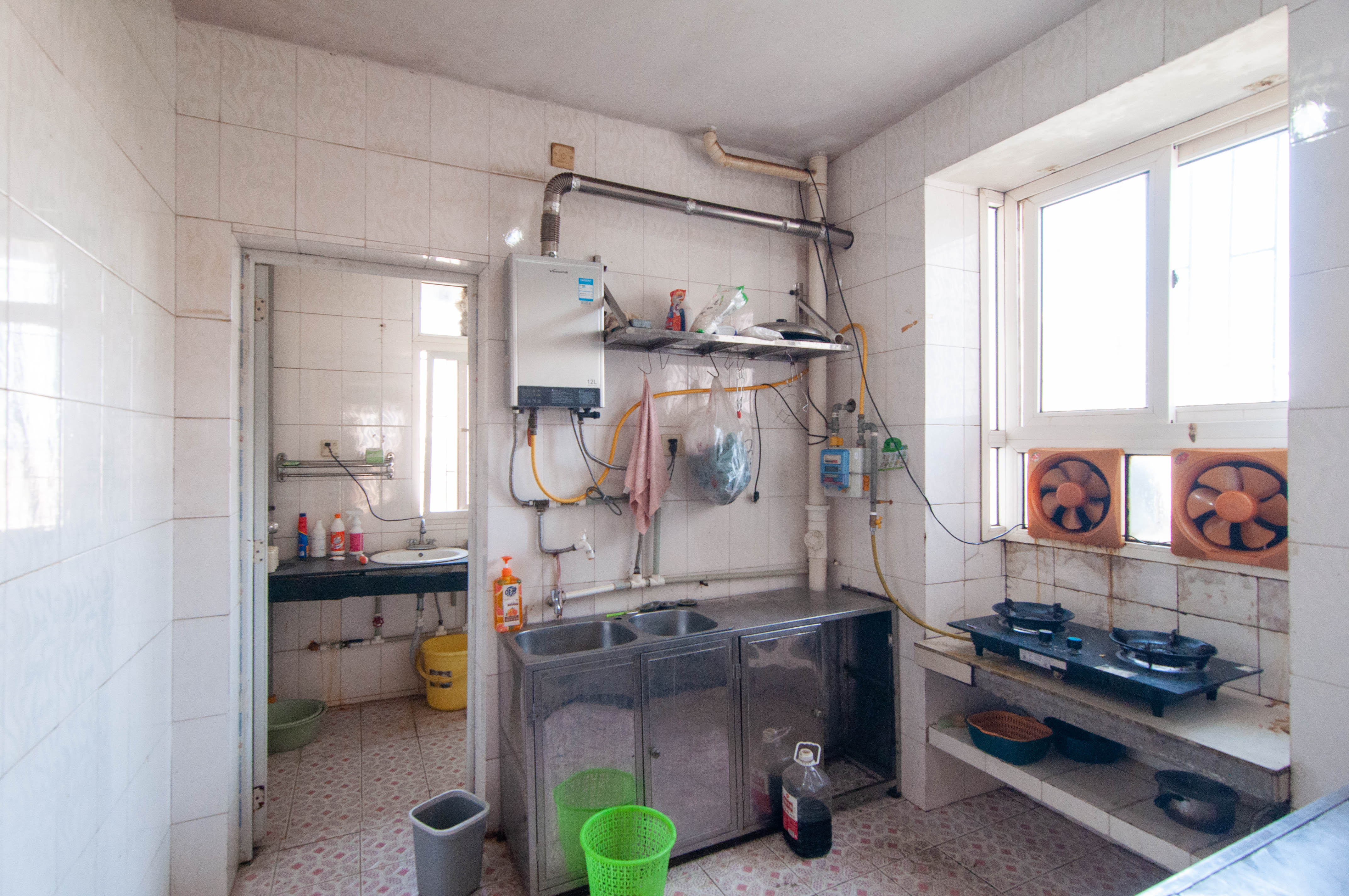 安塑宿舍 2室2厅1卫 52.0万 安塑宿舍 2室2厅1卫 52.0万厨房