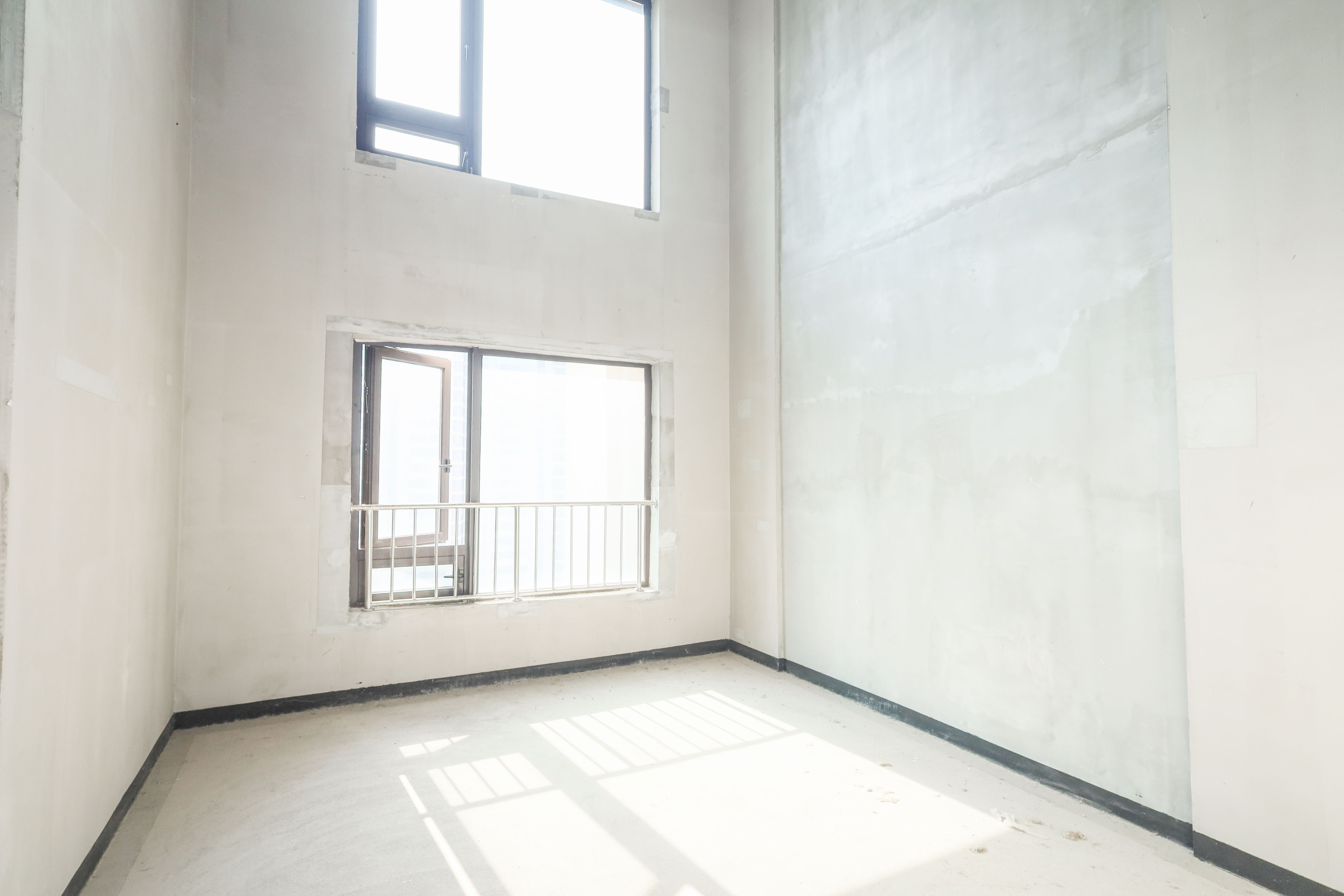 建发央著  4室2厅2卫   330.00万客厅