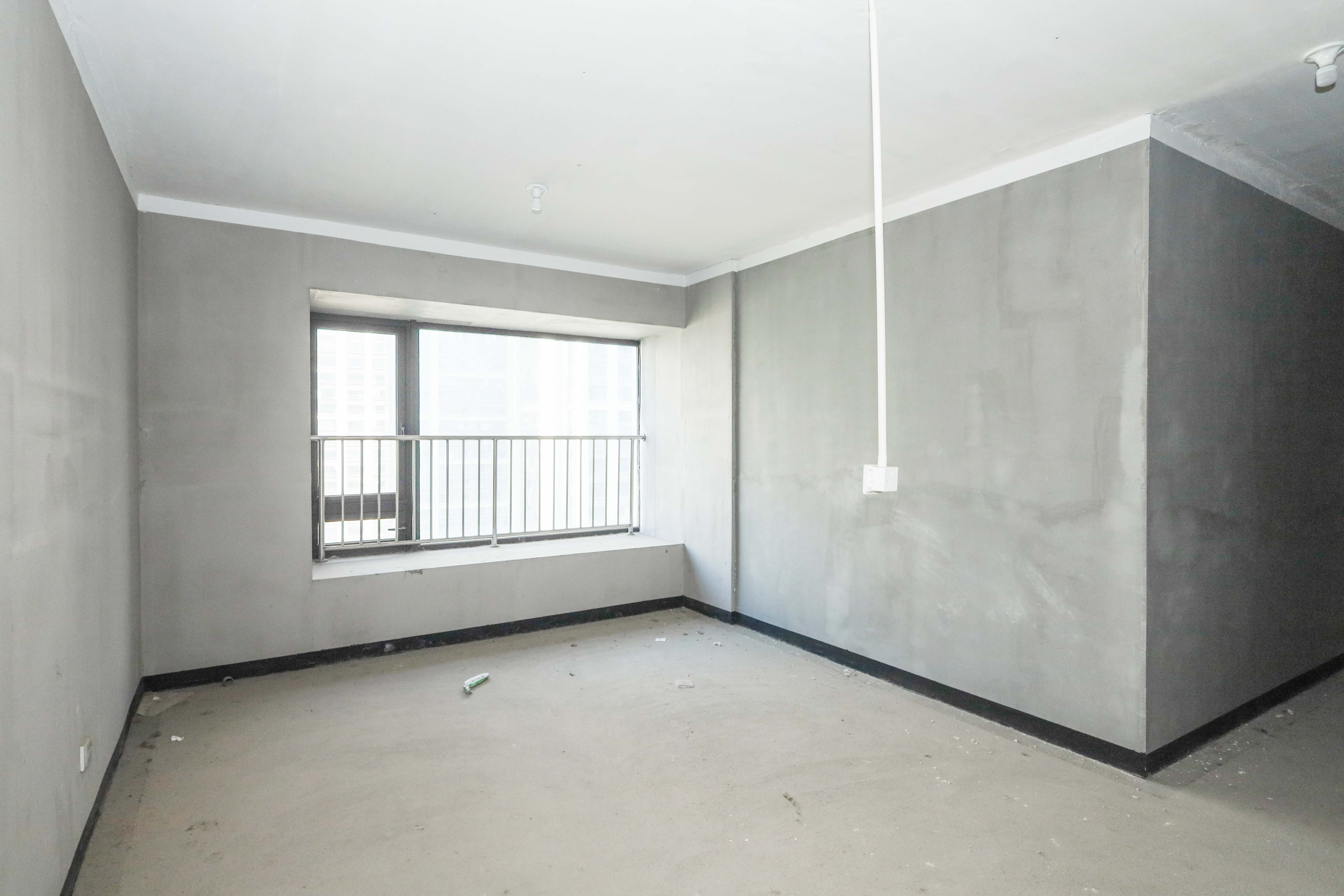 建发央著  4室2厅2卫   330.00万卧室