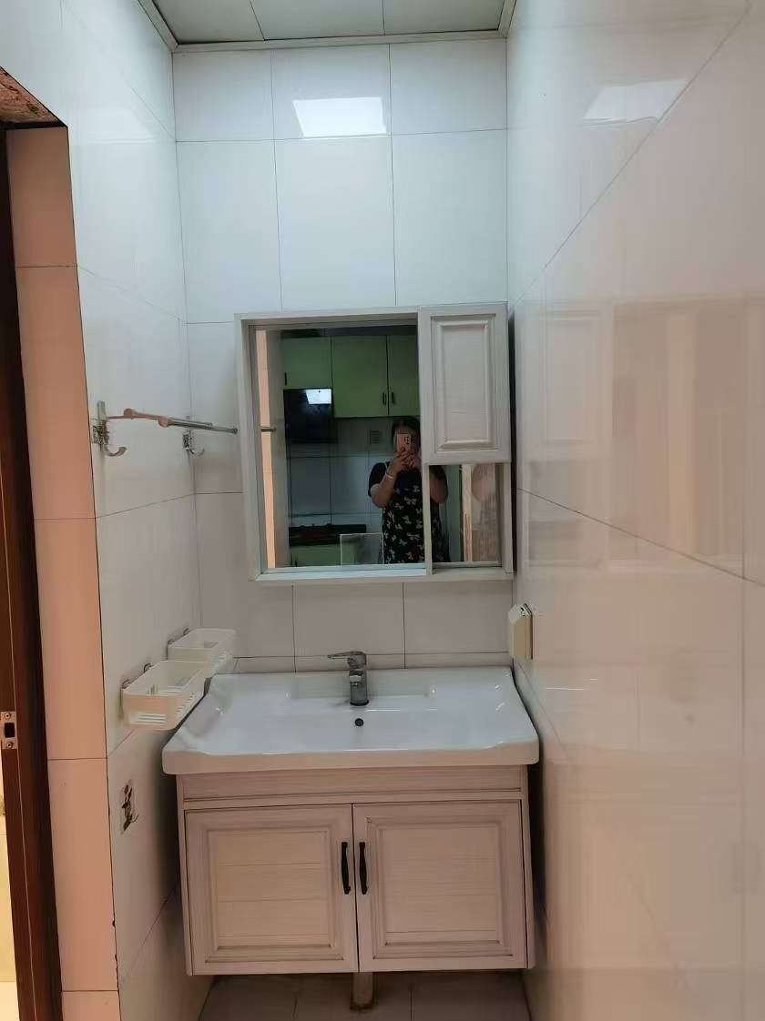 枫林绿洲 2室1厅1卫 1100.0元/月 枫林绿洲 2室1厅1卫 1100.0元/月室内图