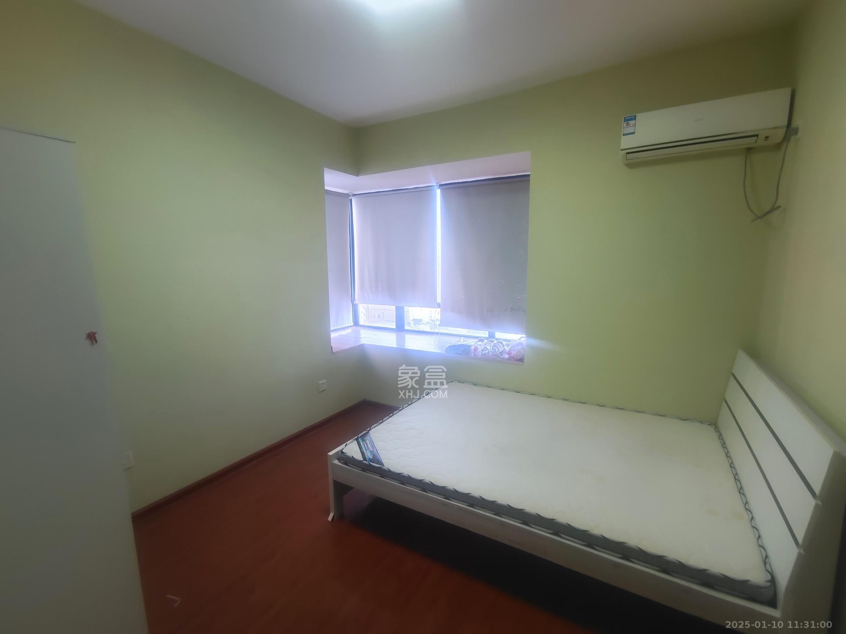 奥克斯广场 3室1厅1卫 2600.0元/月 奥克斯广场 3室1厅1卫 2600.0元/月室内图