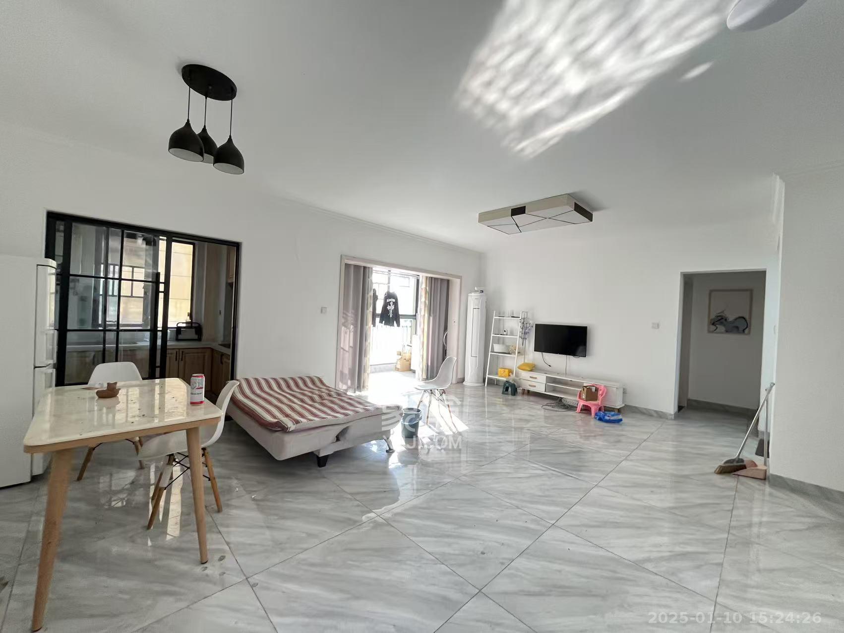 荣盛花语书苑 3室2厅2卫 3200.0元/月 荣盛花语书苑 3室2厅2卫 3200.0元/月室内图