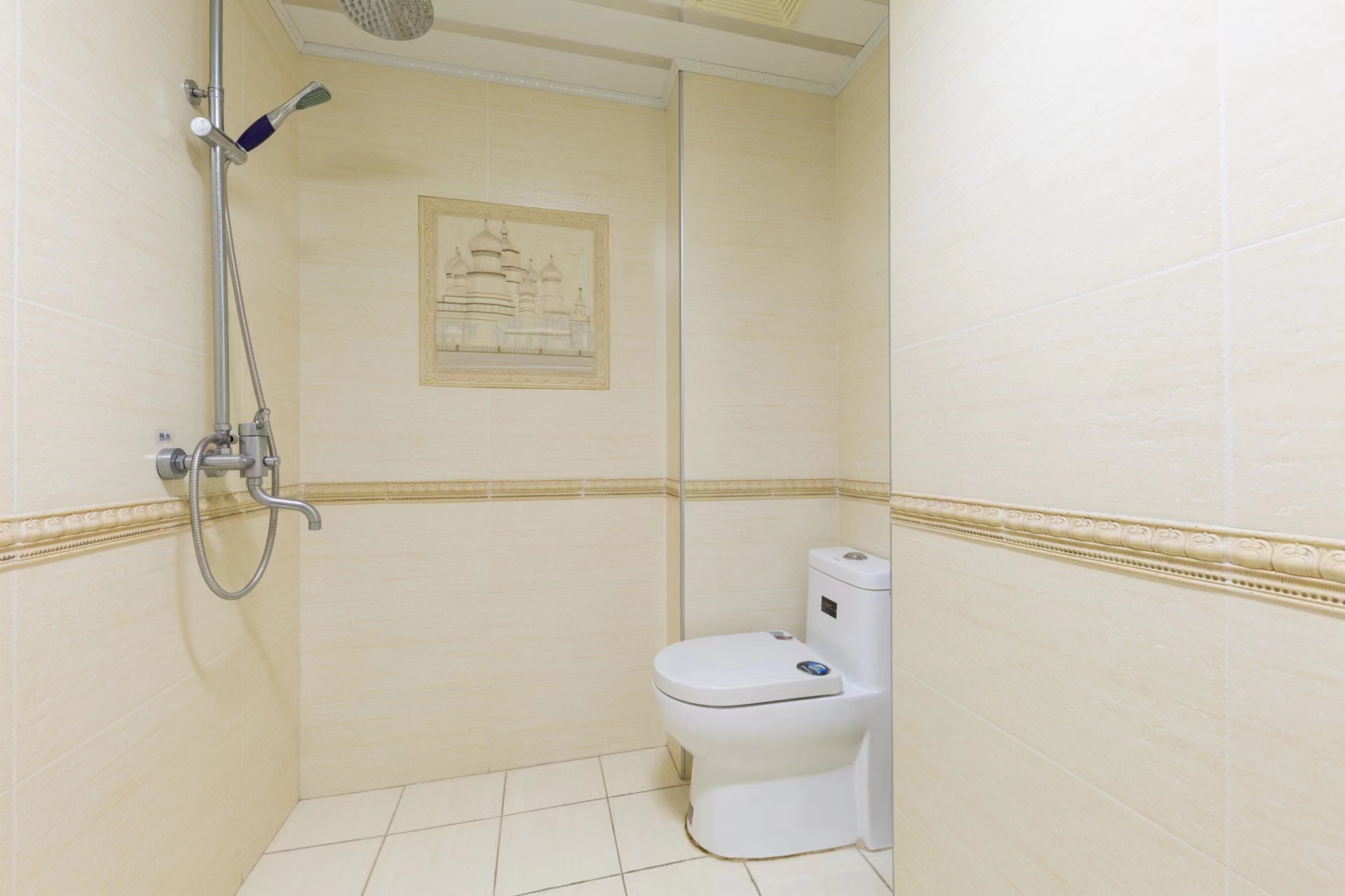 龙江大厦 4室2厅2卫 200.0万 龙江大厦 4室2厅2卫 200.0万室内图