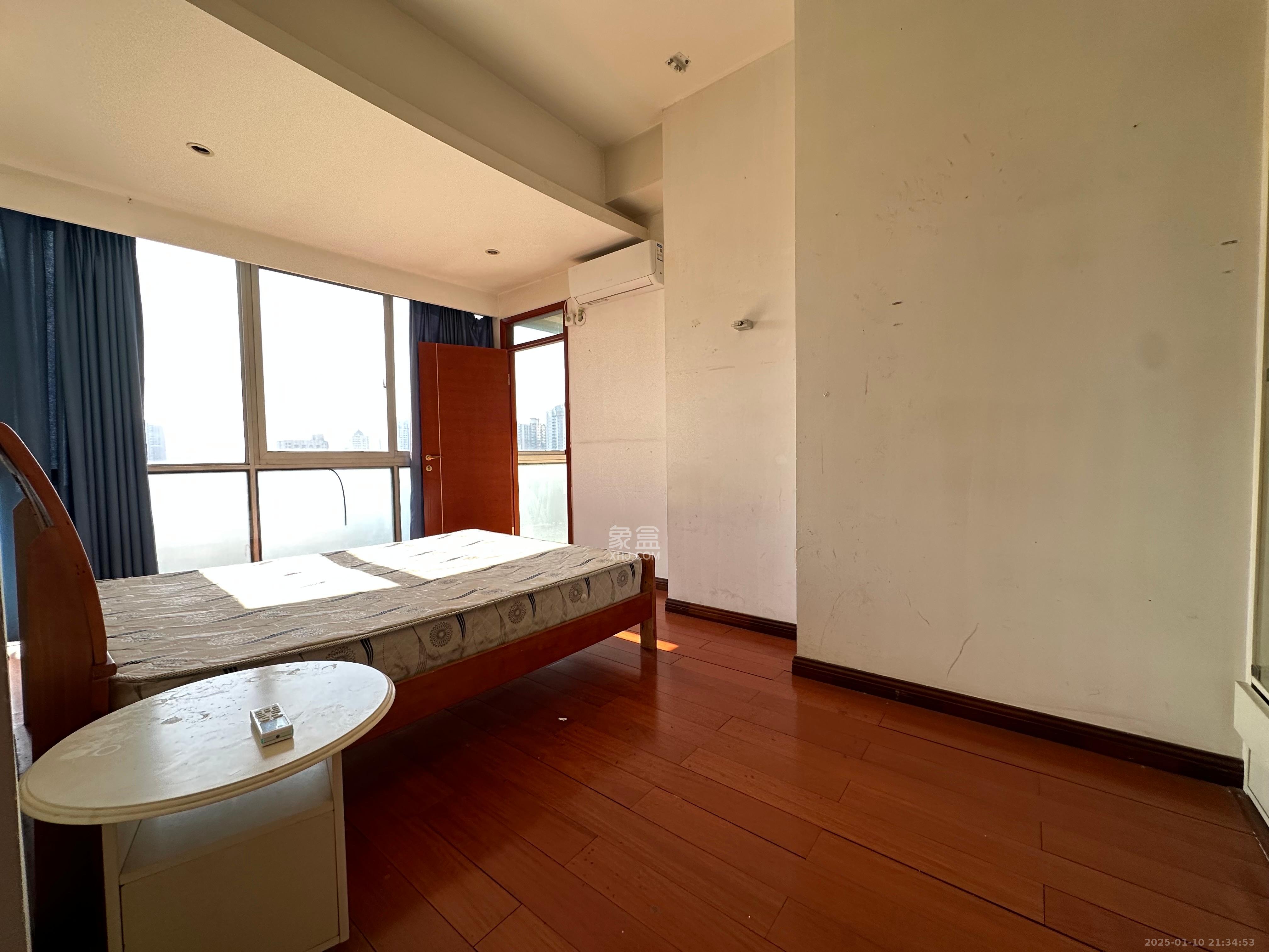 湖南省体育局单位宿舍(省体总会宿舍) 4室2厅2卫 5300.0元/月 湖南省体育局单位宿舍(省体总会宿舍) 4室2厅2卫 5300.0元/月室内图