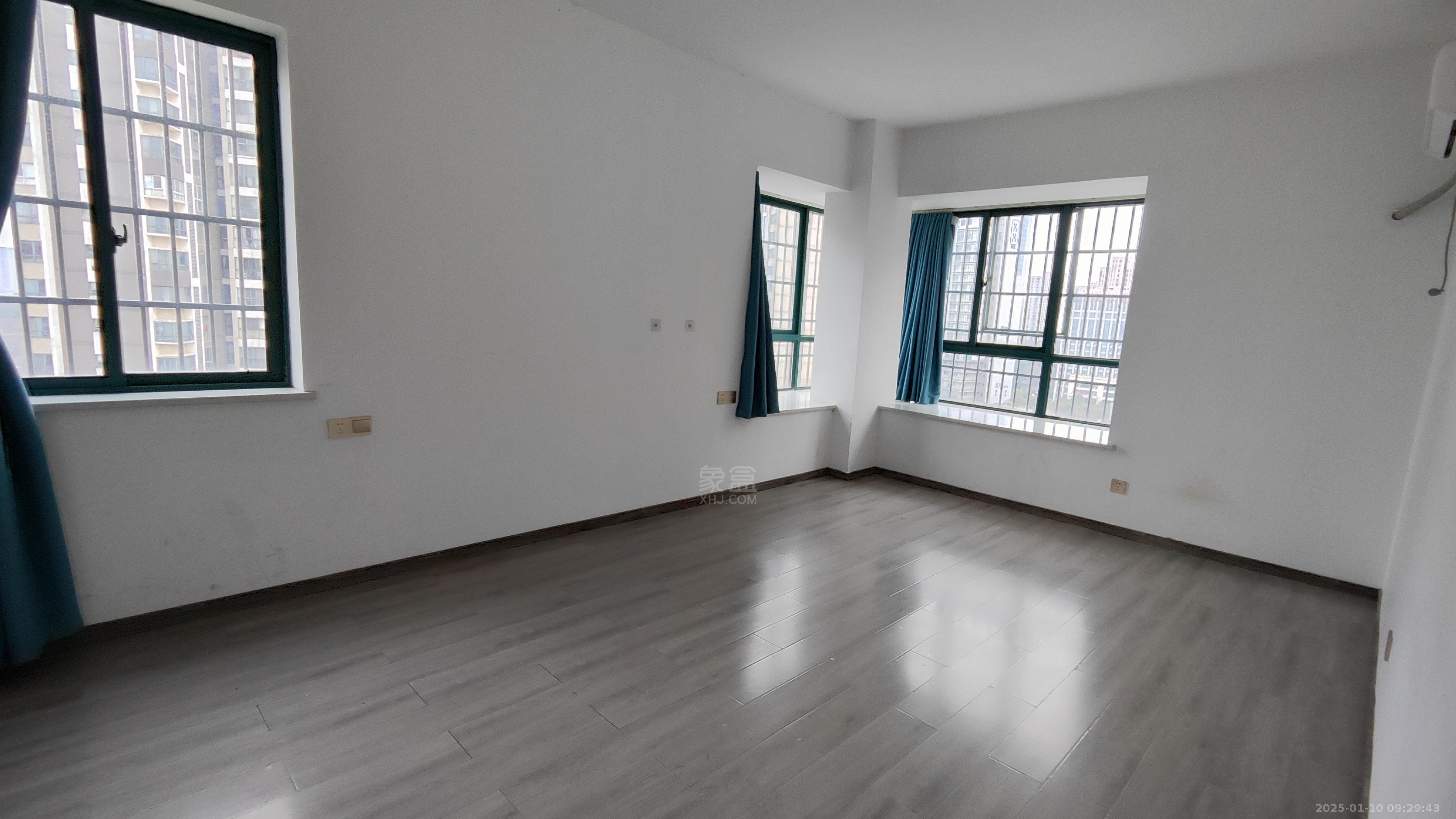 湖景名城 3室2厅2卫 1800.0元/月 湖景名城 3室2厅2卫 1800.0元/月室内图