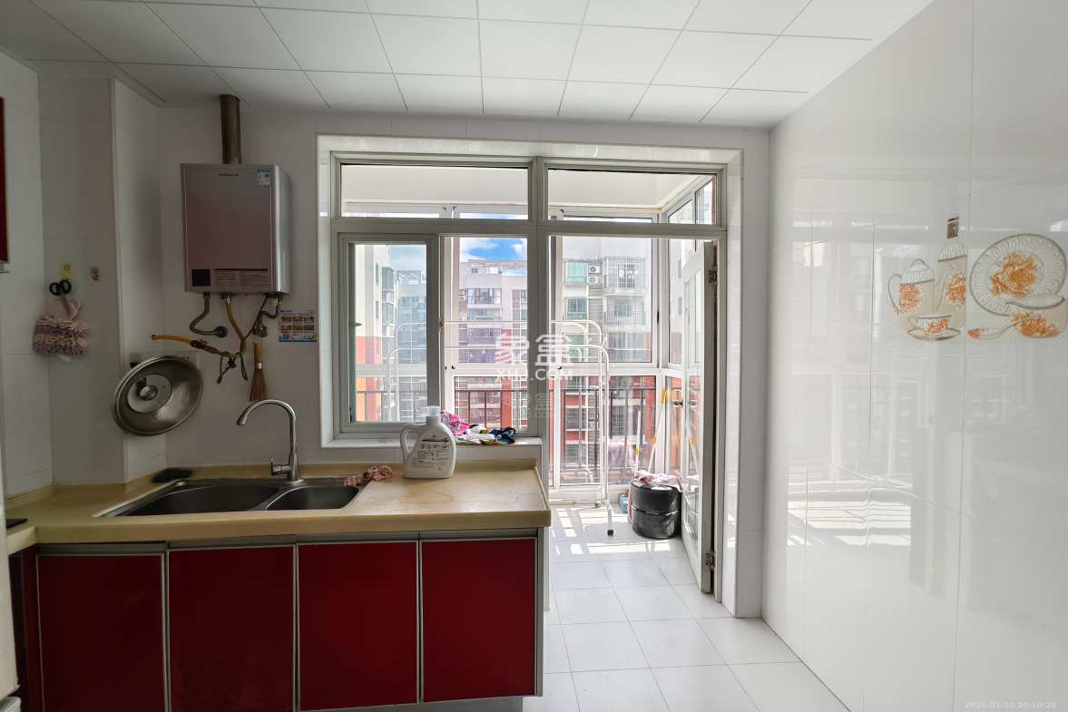 庐山恋 3室2厅1卫 2000.0元/月 庐山恋 3室2厅1卫 2000.0元/月室内图