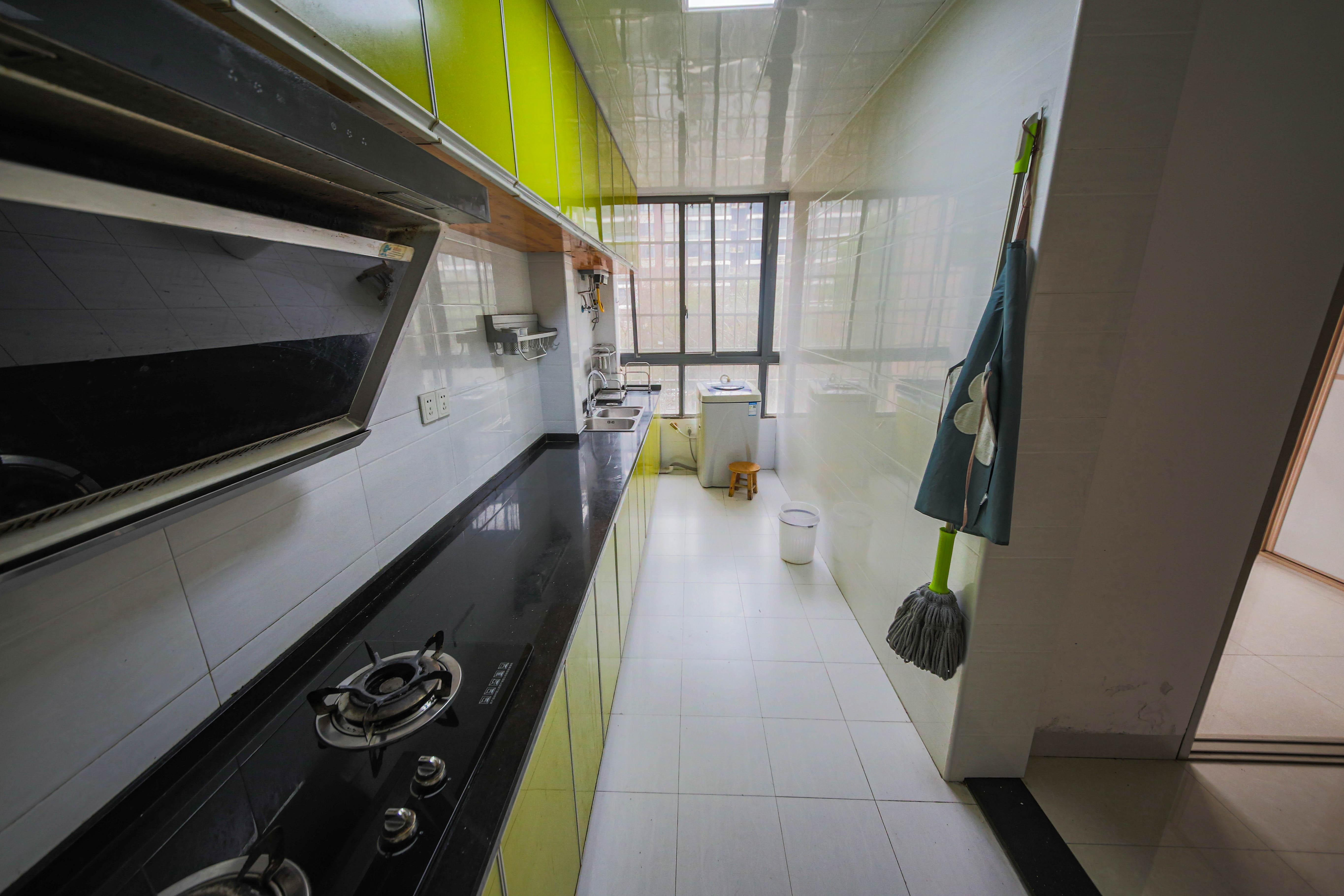 鑫远湘府华城  3室2厅2卫    142.8万 鑫远湘府华城  3室2厅2卫    142.8万厨房