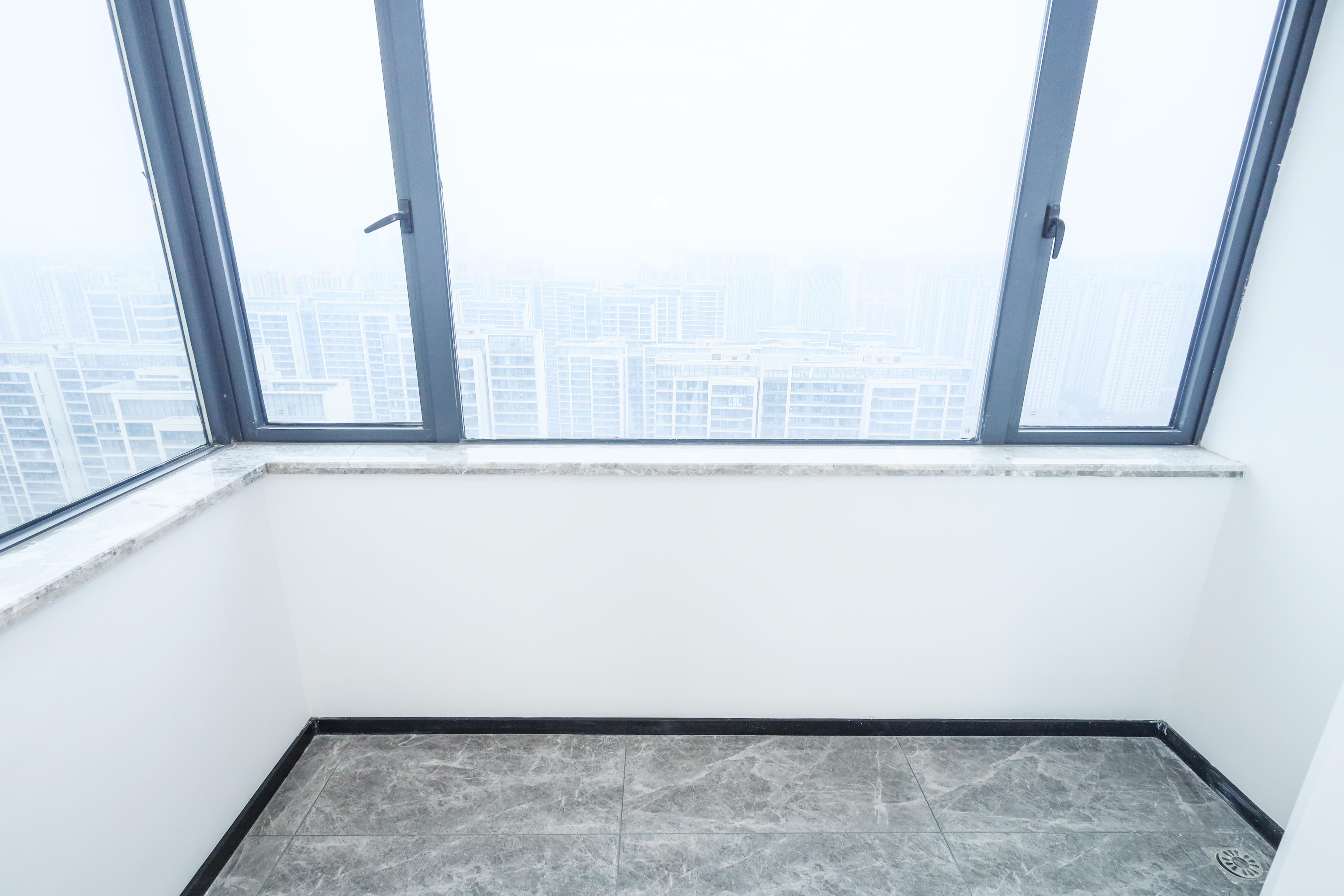 中国铁建湘语梅溪  4室2厅2卫   200.00万阳台
