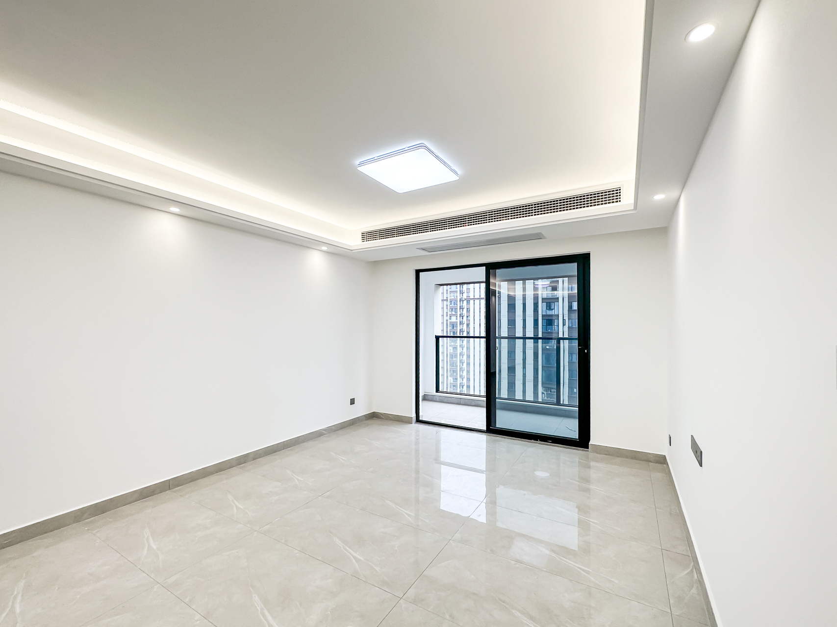 金富湘江悦城  4室2厅2卫    145.0万 金富湘江悦城  4室2厅2卫    145.0万客厅