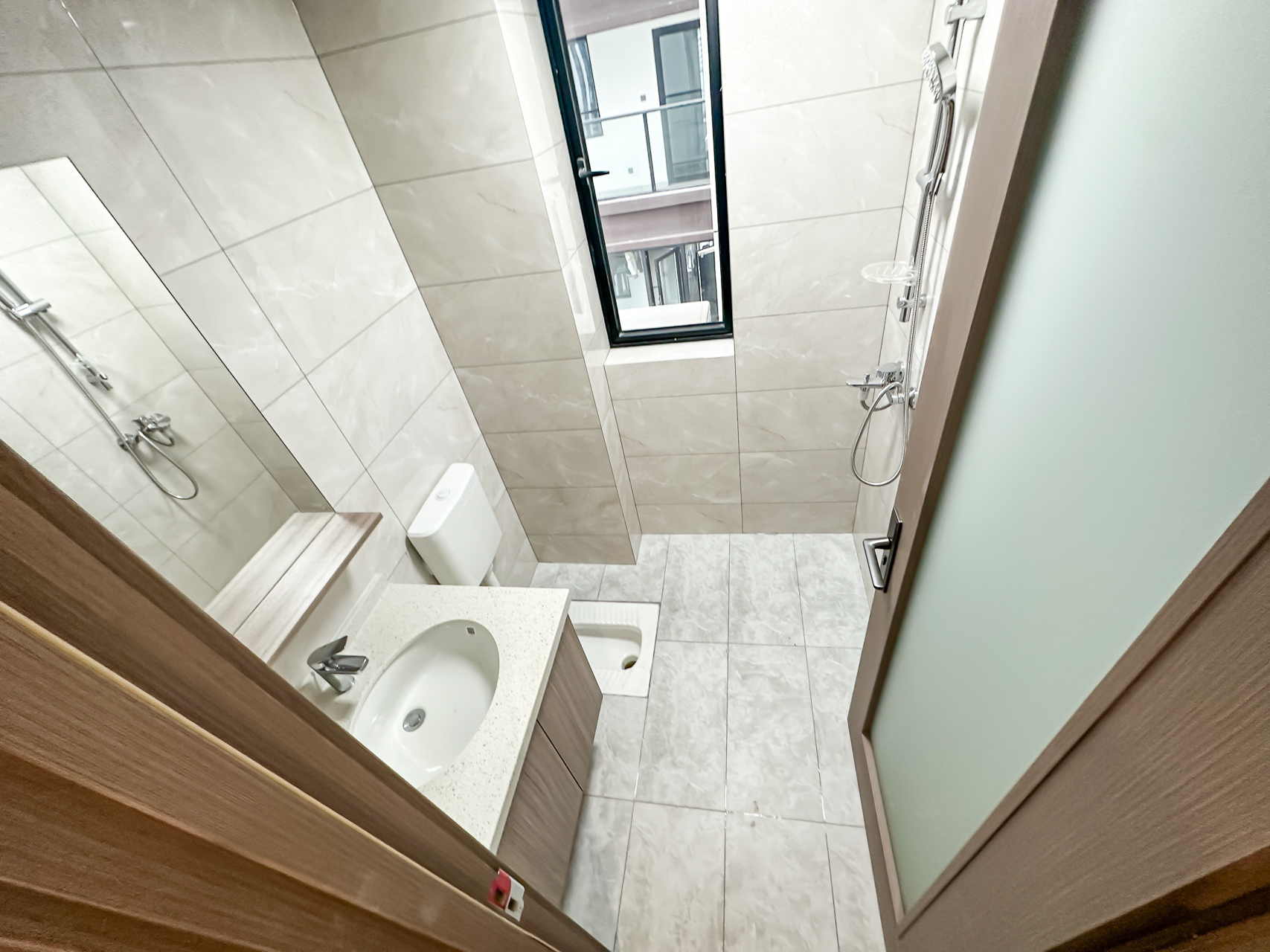 金富湘江悦城  4室2厅2卫    145.0万 金富湘江悦城  4室2厅2卫    145.0万卫生间