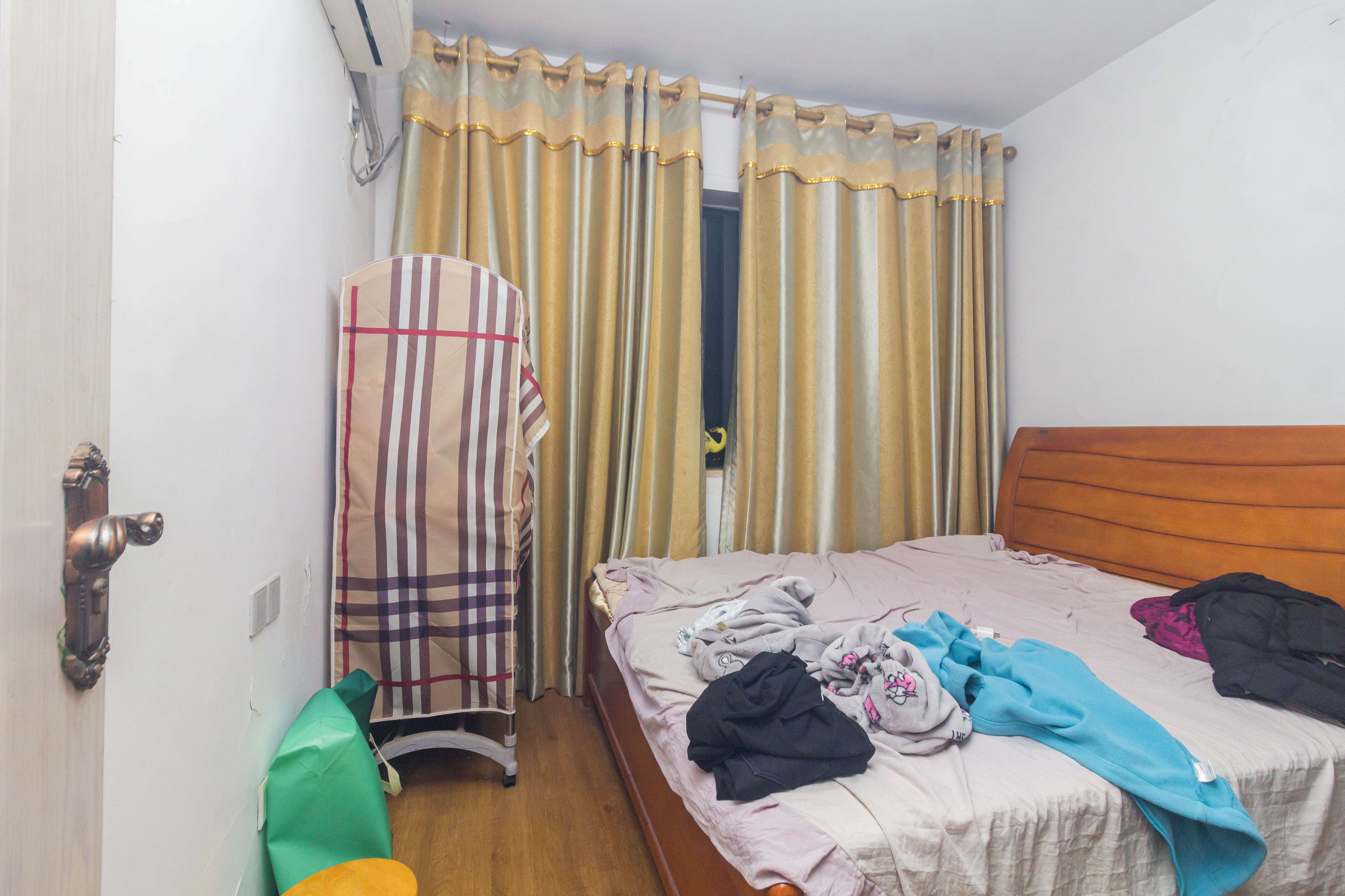 中国铁建国际城一期  4室2厅2卫    69.8万 中国铁建国际城一期  4室2厅2卫    69.8万卧室