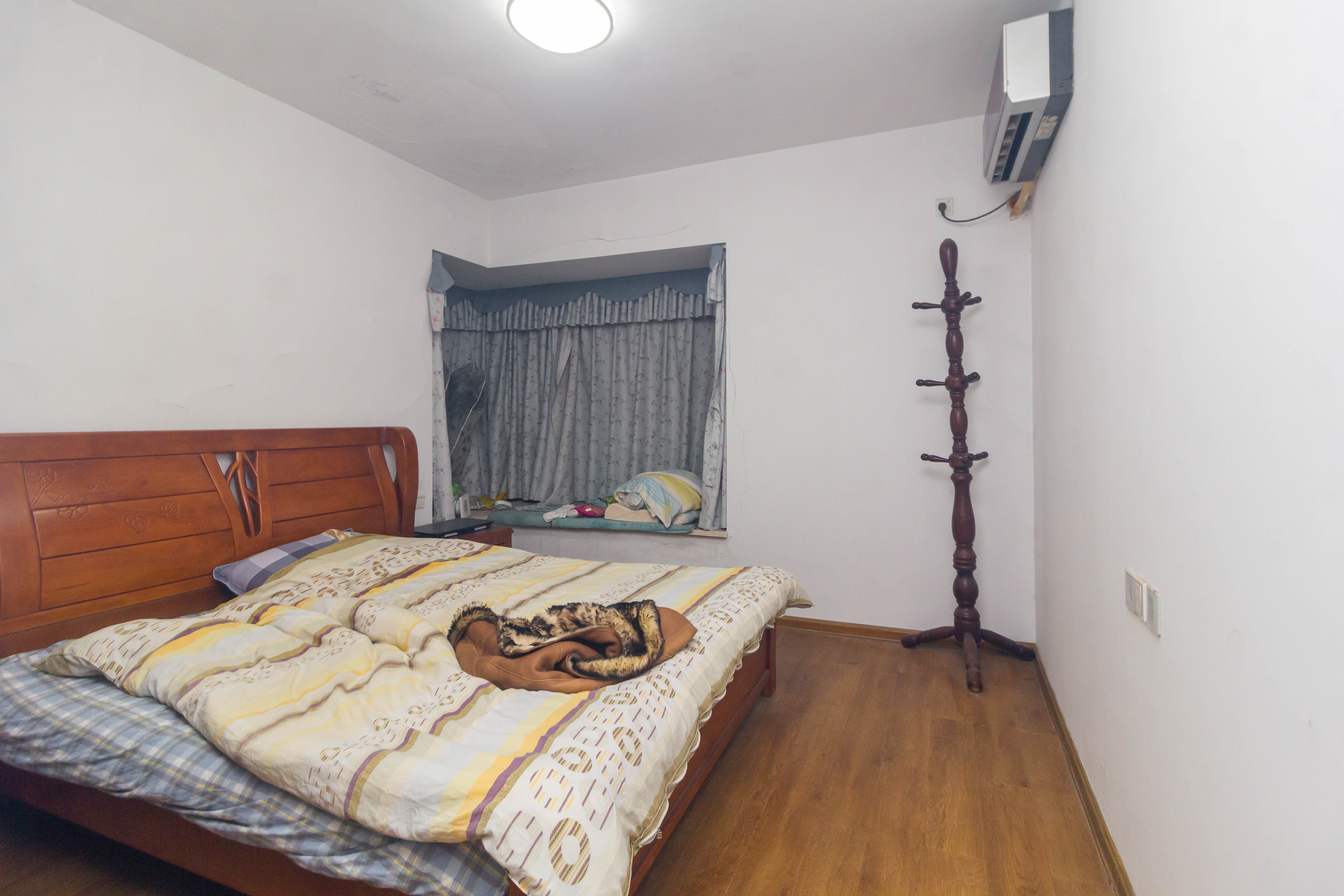 中国铁建国际城一期  4室2厅2卫    69.8万 中国铁建国际城一期  4室2厅2卫    69.8万卧室