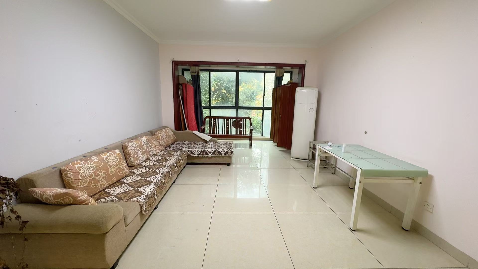 庐山春天早安华晨  3室2厅1卫    58.0万 庐山春天早安华晨  3室2厅1卫    58.0万室内图