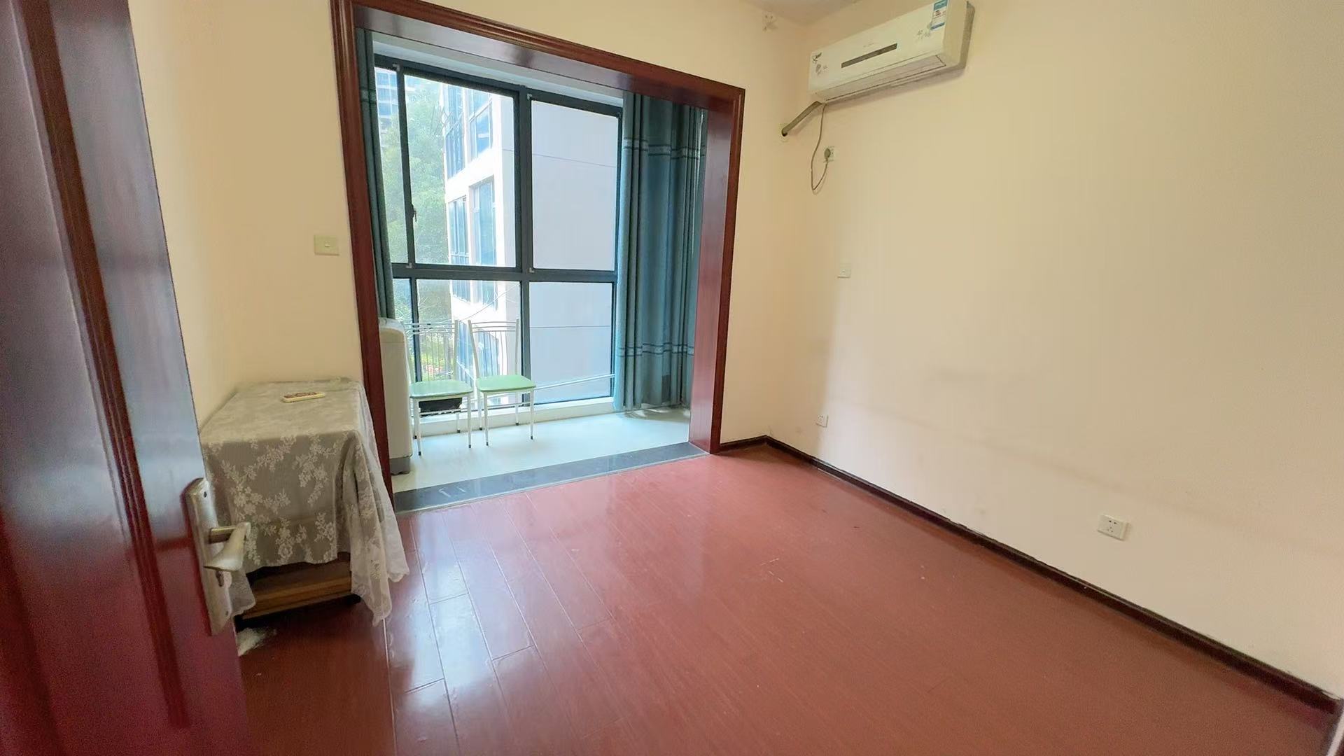 庐山春天早安华晨  3室2厅1卫    58.0万 庐山春天早安华晨  3室2厅1卫    58.0万室内图