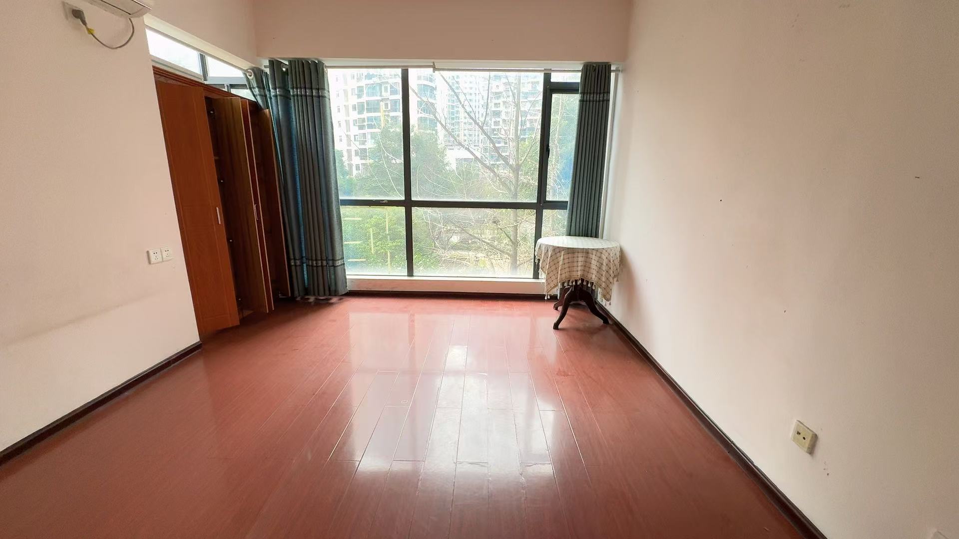 庐山春天早安华晨  3室2厅1卫    58.0万 庐山春天早安华晨  3室2厅1卫    58.0万室内图