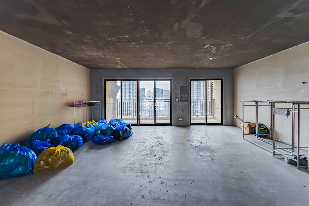 世茂璀璨天城  4室2厅2卫    215.0万