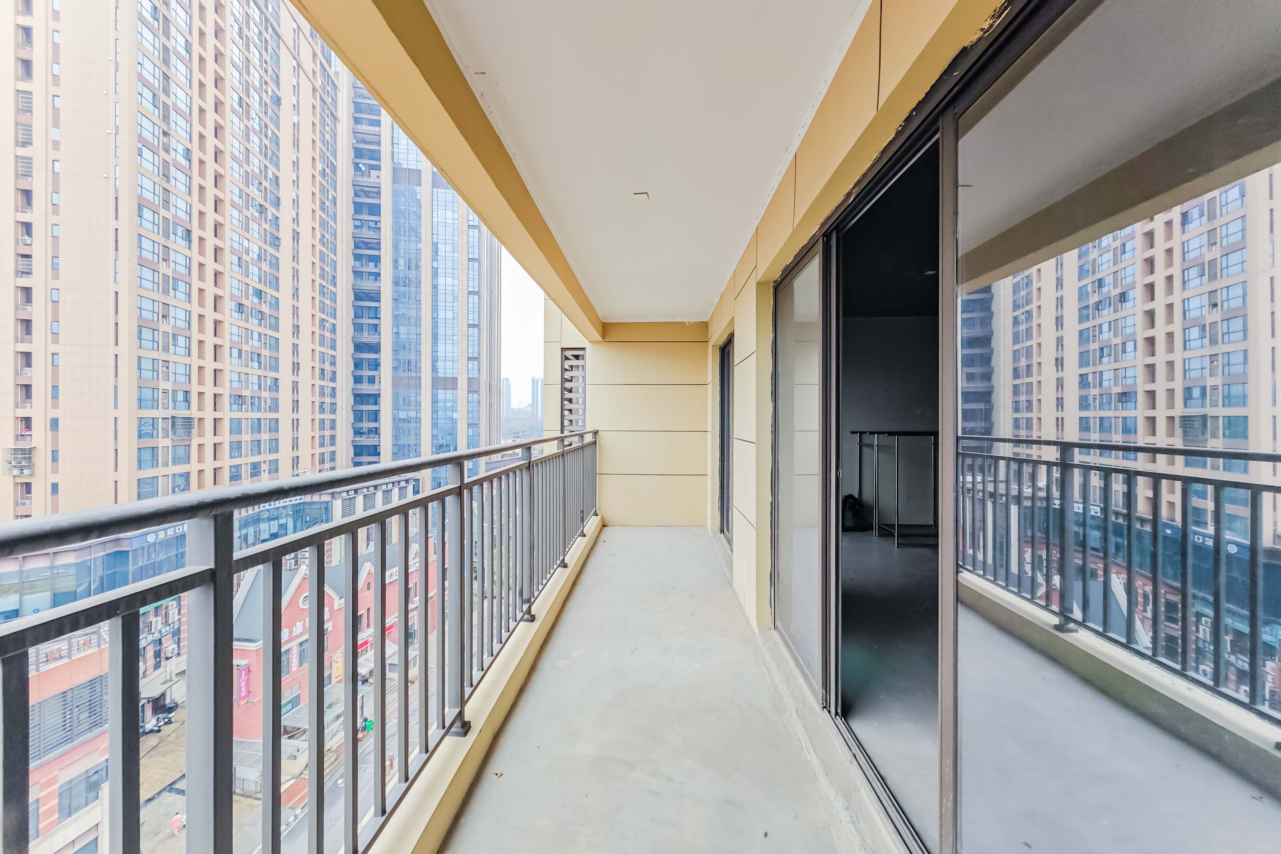 世茂璀璨天城  4室2厅2卫    215.0万 世茂璀璨天城  4室2厅2卫    215.0万其他