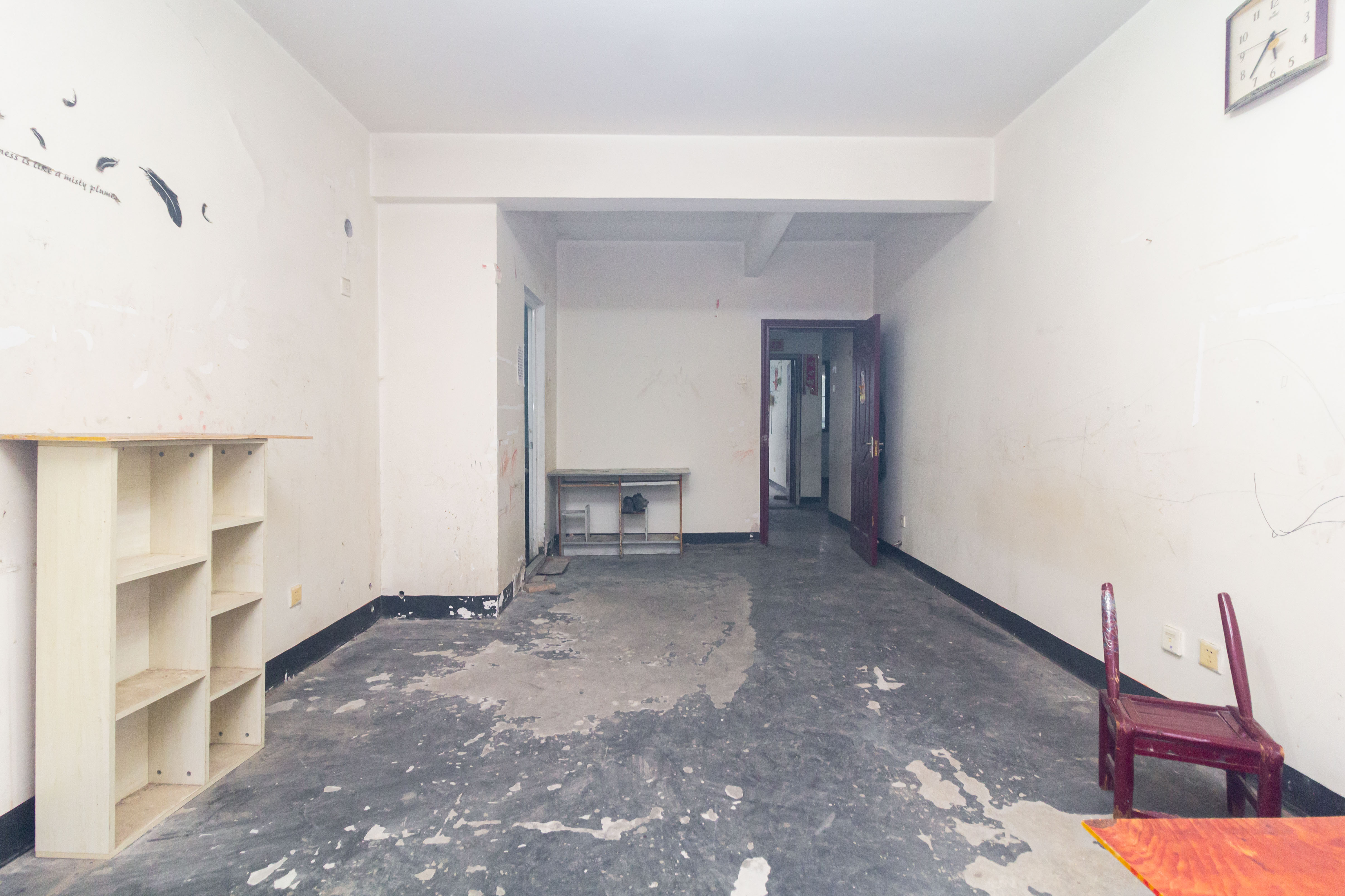 天园假日  4室2厅2卫    135.0万 天园假日  4室2厅2卫    135.0万客厅