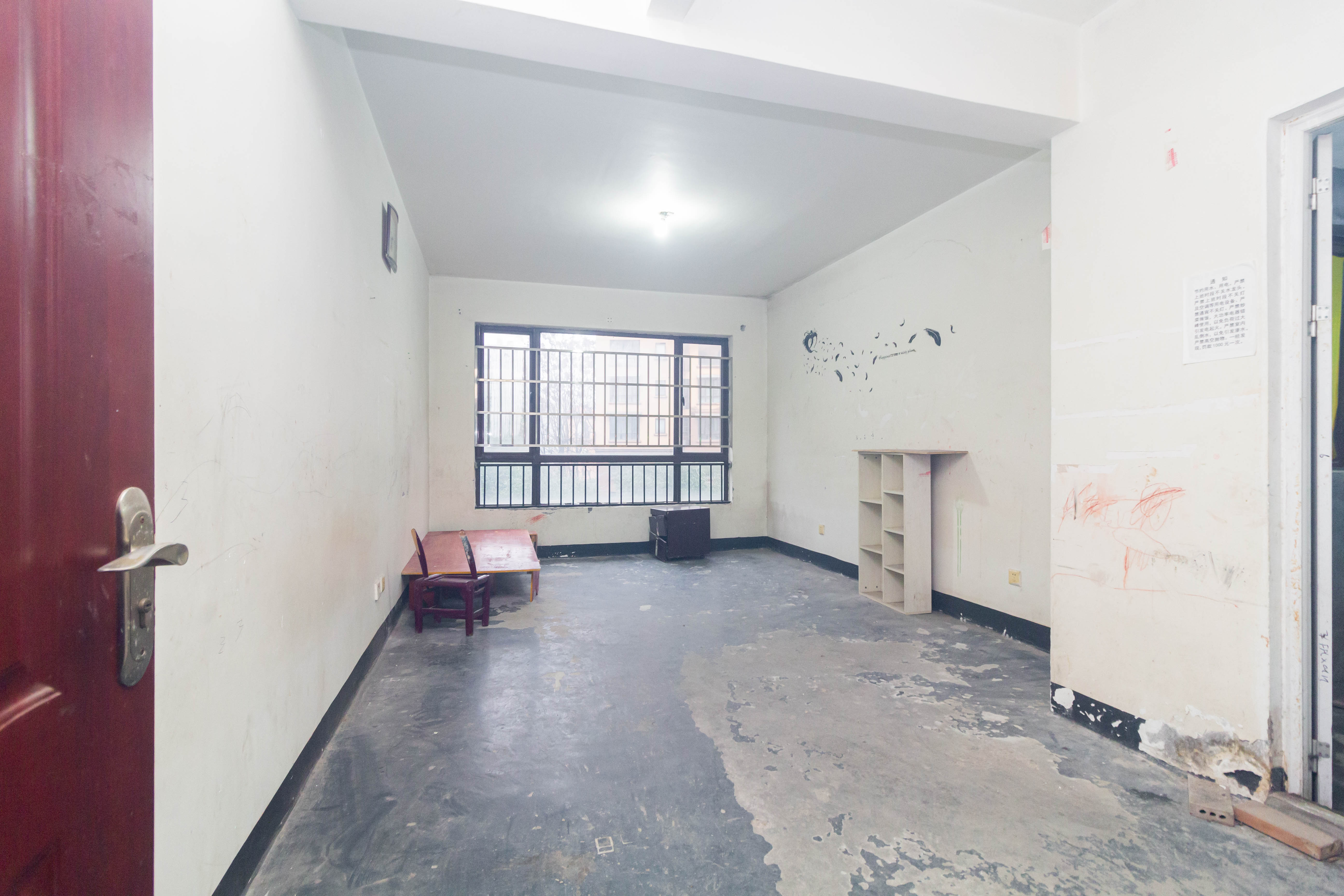 天园假日  4室2厅2卫    135.0万 天园假日  4室2厅2卫    135.0万卧室