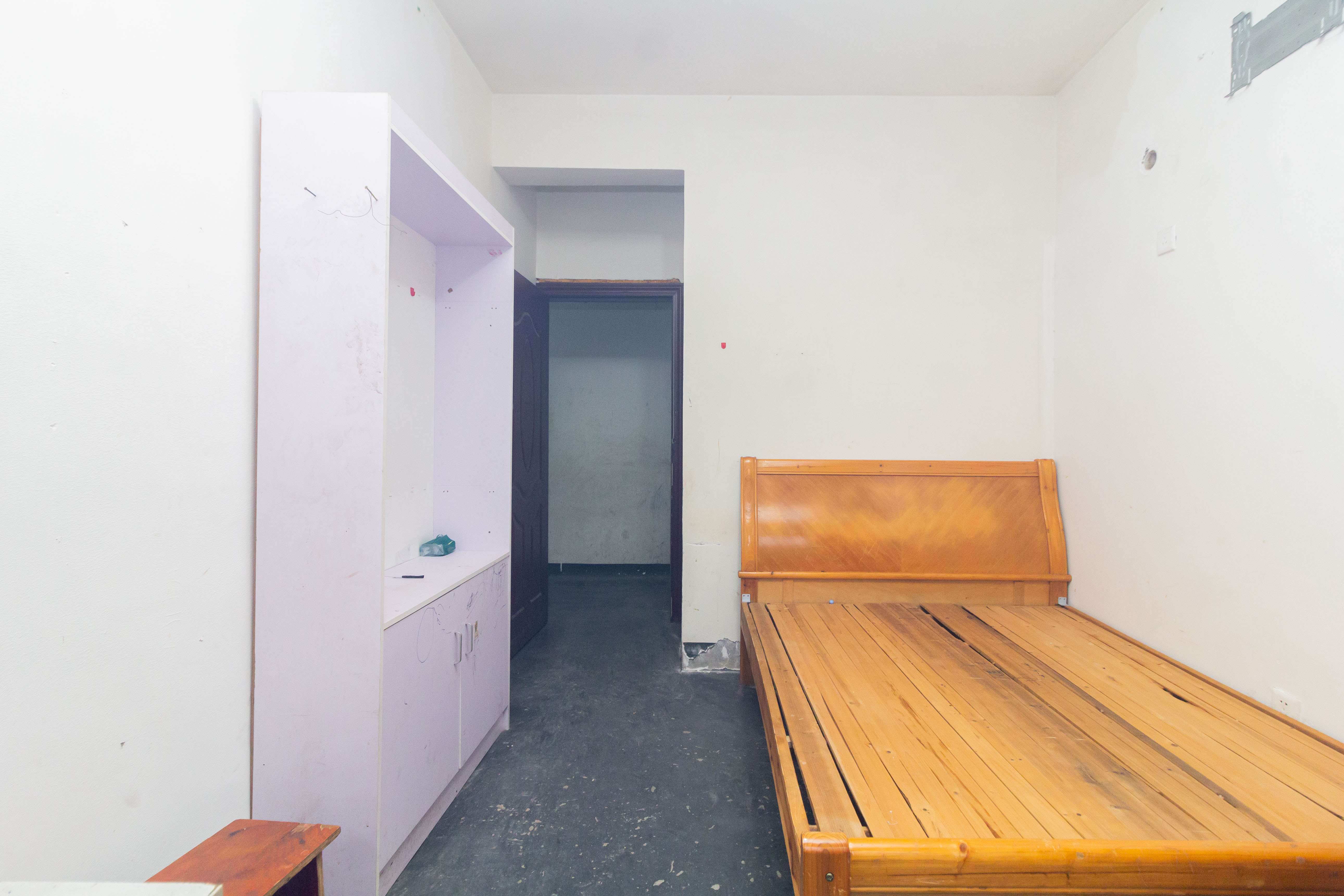 天园假日  4室2厅2卫    135.0万 天园假日  4室2厅2卫    135.0万卧室