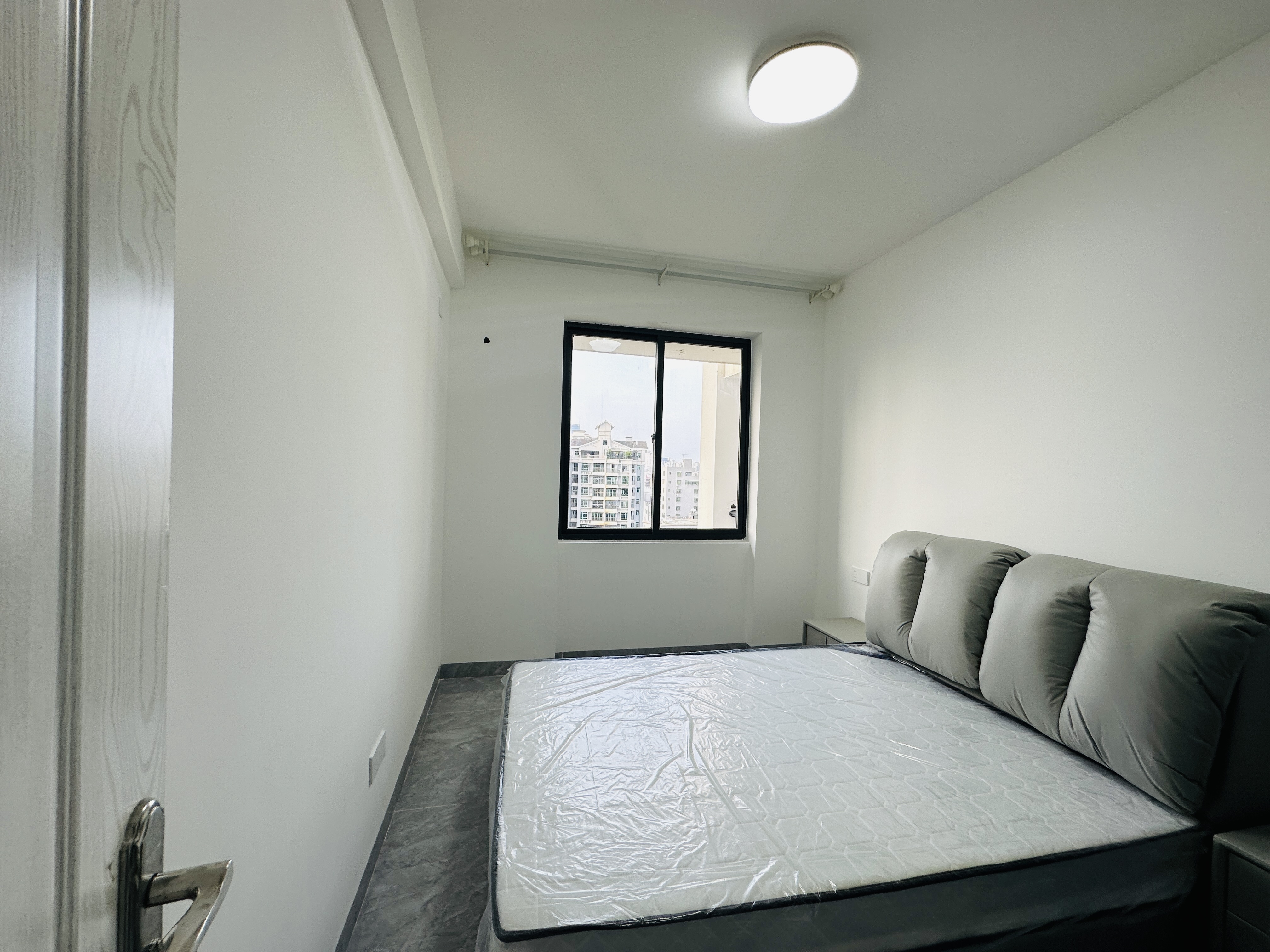 印象荷园 2室2厅1卫 92.0万 印象荷园 2室2厅1卫 92.0万卧室