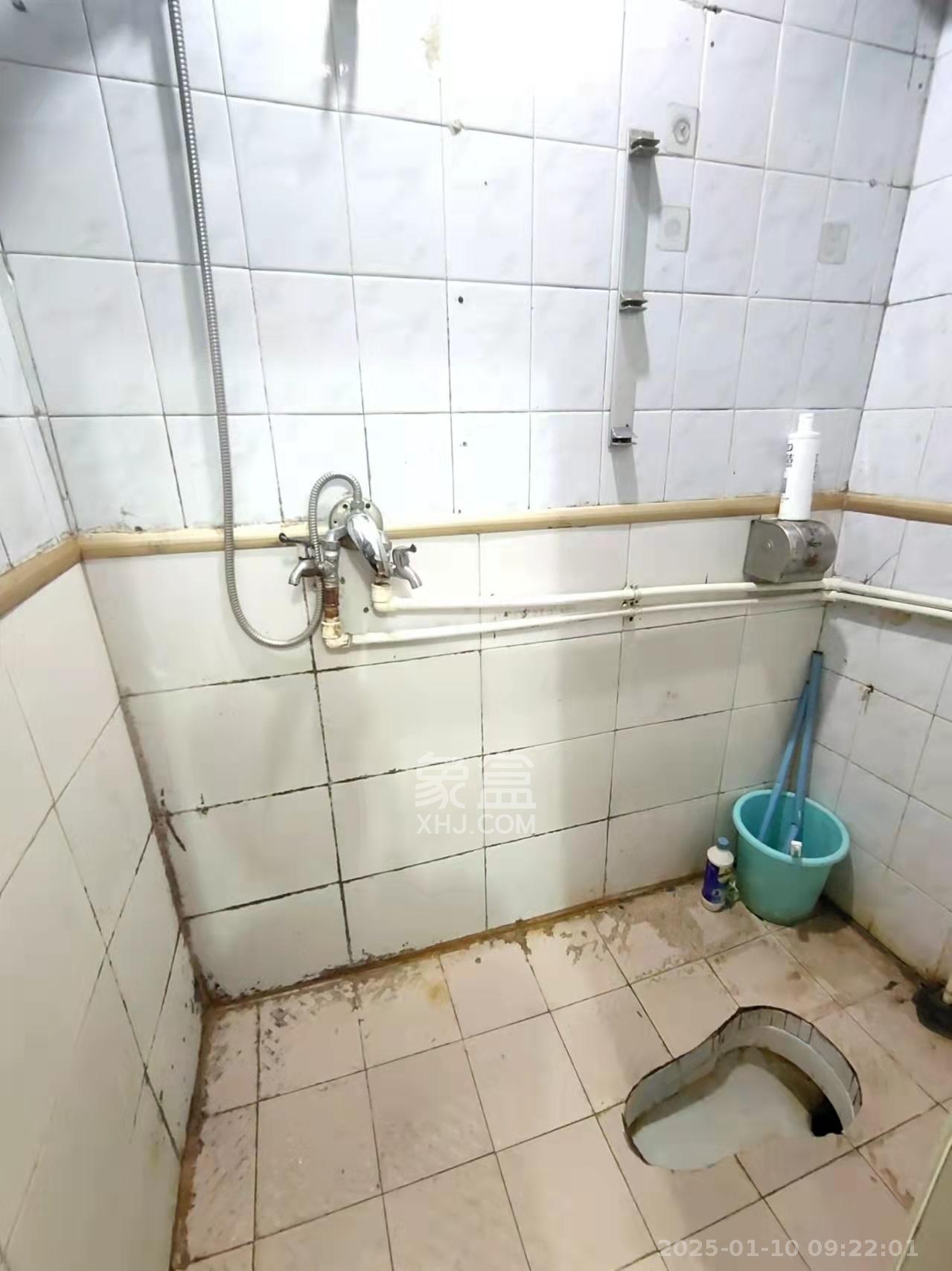 湖南省图书馆单位宿舍  3室1厅1卫   2200.00元/月室内图