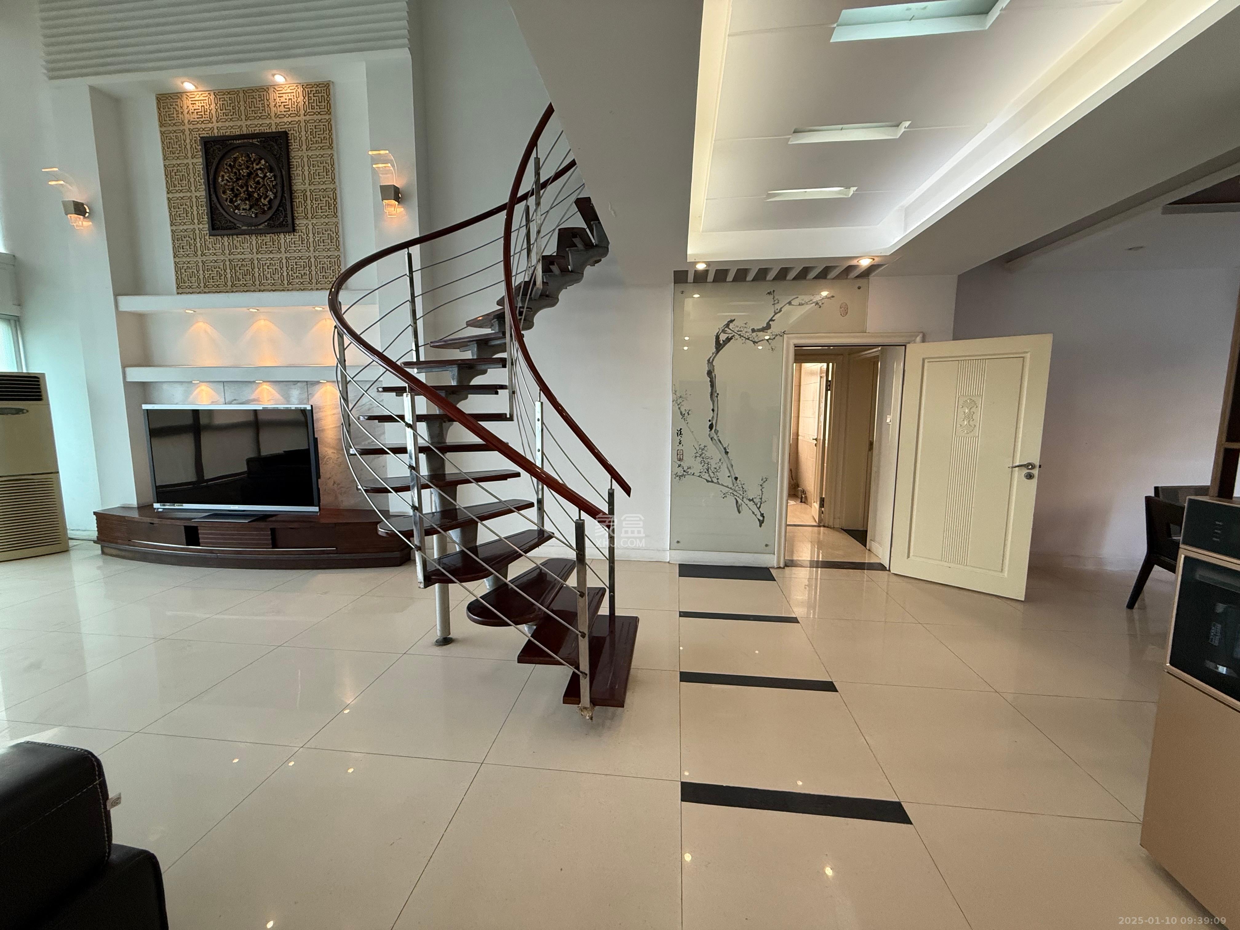 惠泽园 5室2厅2卫 6500.0元/月 惠泽园 5室2厅2卫 6500.0元/月室内图