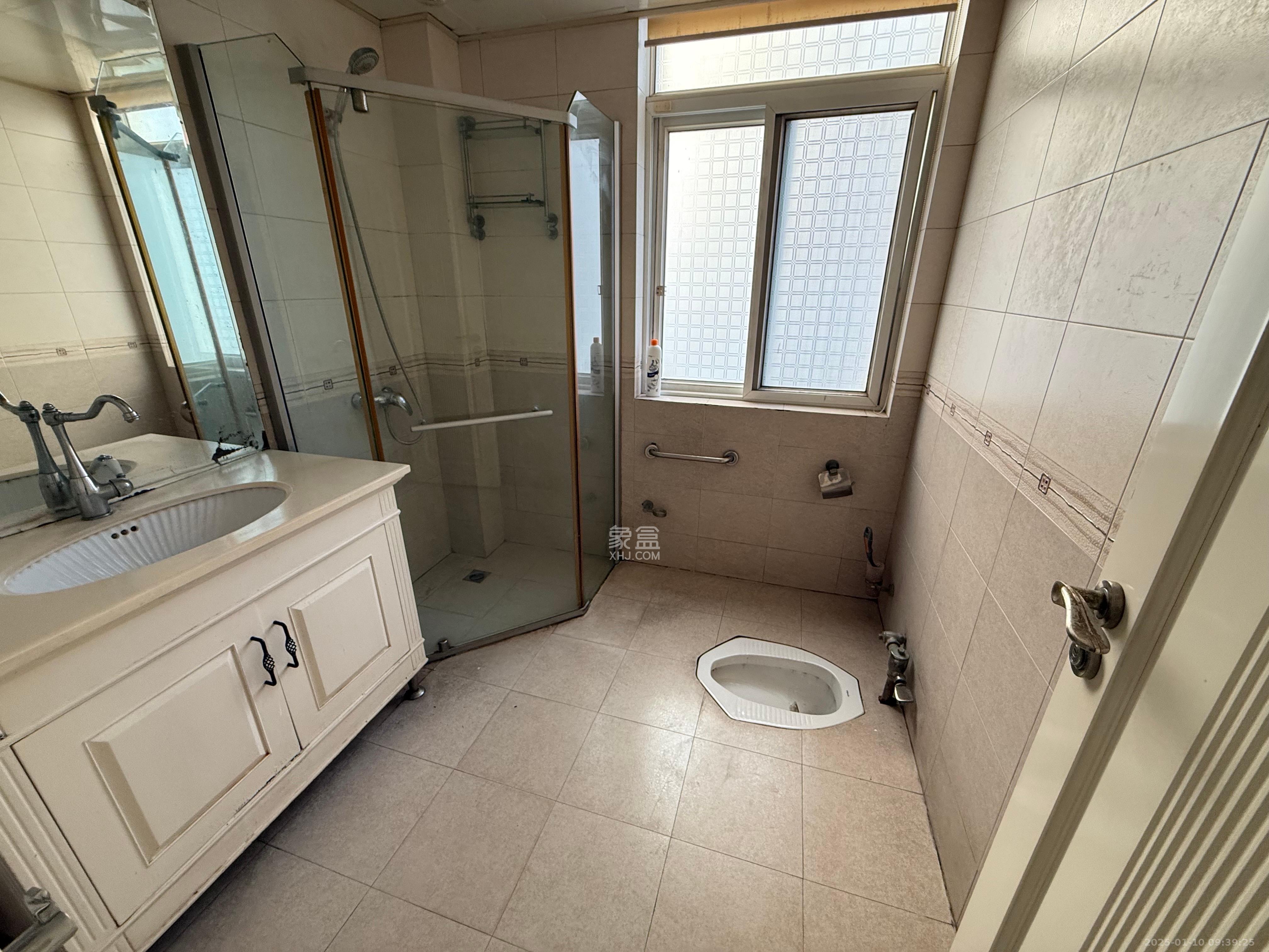 惠泽园 5室2厅2卫 6500.0元/月 惠泽园 5室2厅2卫 6500.0元/月室内图