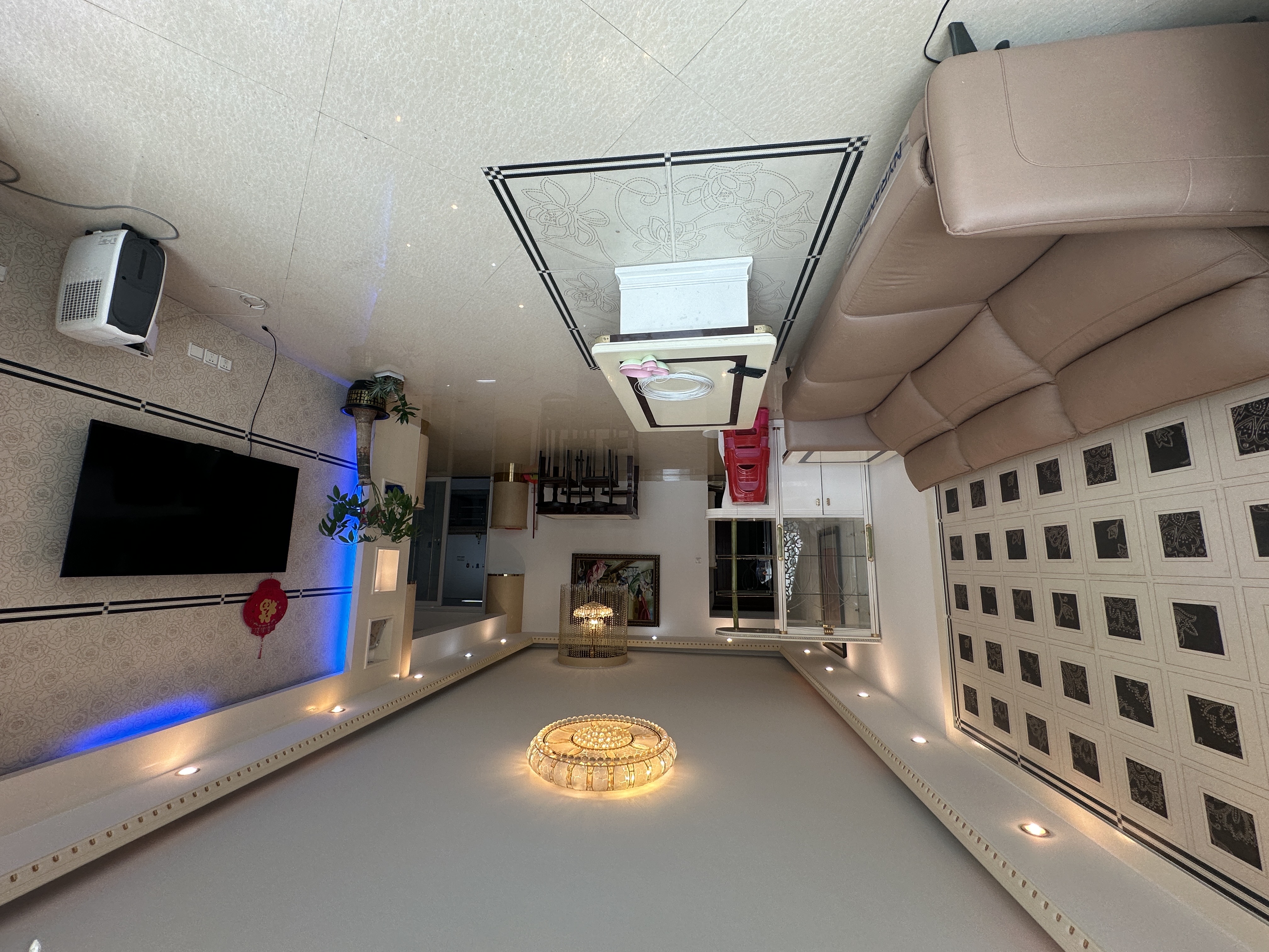 置地花园 4室2厅2卫 235.0万 置地花园 4室2厅2卫 235.0万客厅