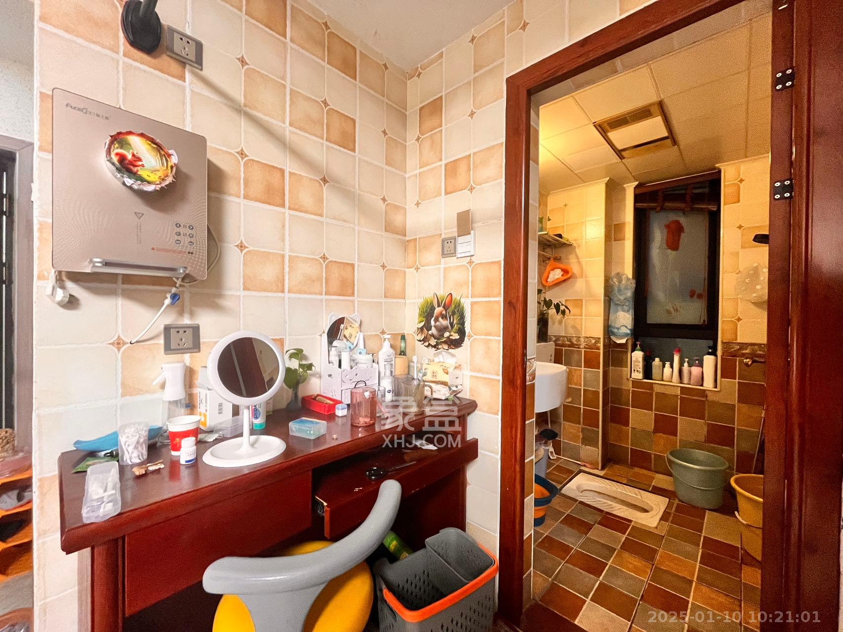 荣悦台 2室2厅1卫 2900.0元/月 荣悦台 2室2厅1卫 2900.0元/月室内图