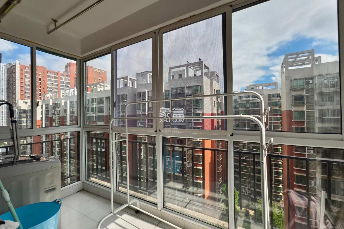 庐山恋 3室2厅1卫 2000.0元/月 庐山恋 3室2厅1卫 2000.0元/月室内图