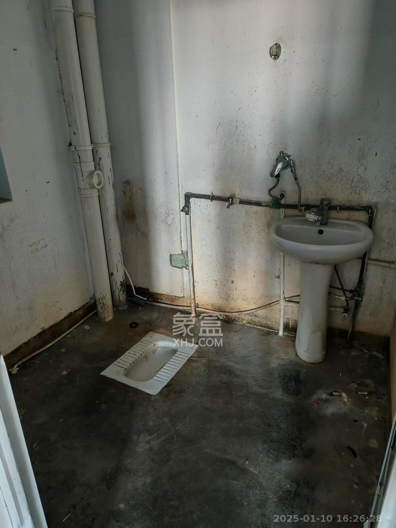 东宜兰园 3室2厅2卫 1200.0元/月 东宜兰园 3室2厅2卫 1200.0元/月室内图