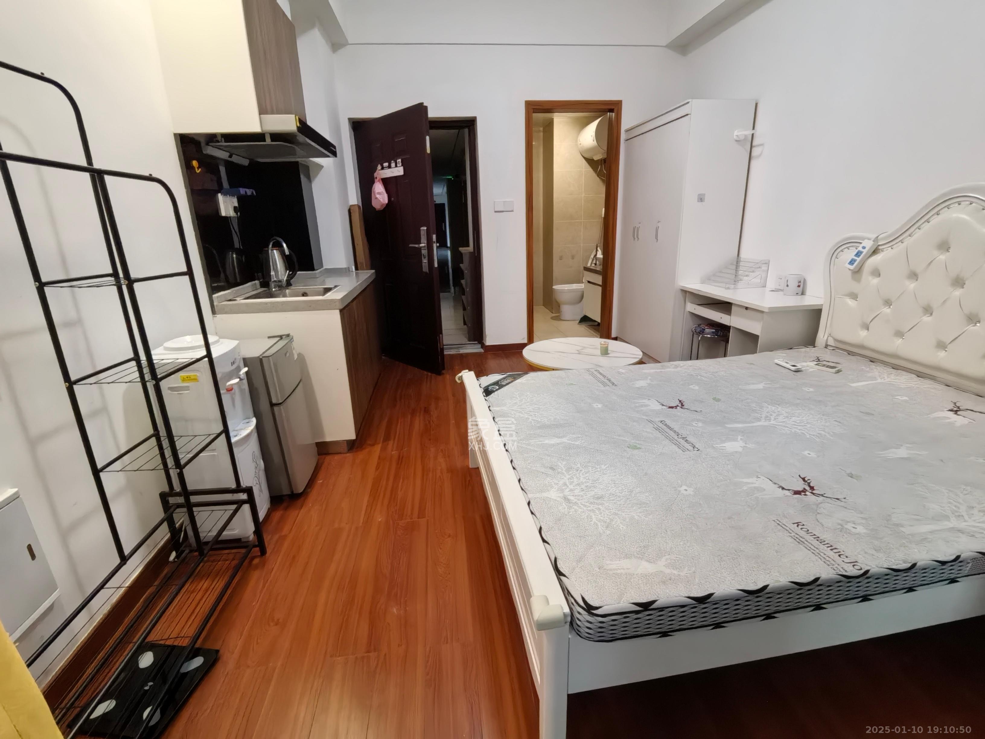 荣泰广场  1室1厅1卫   1300.00元/月