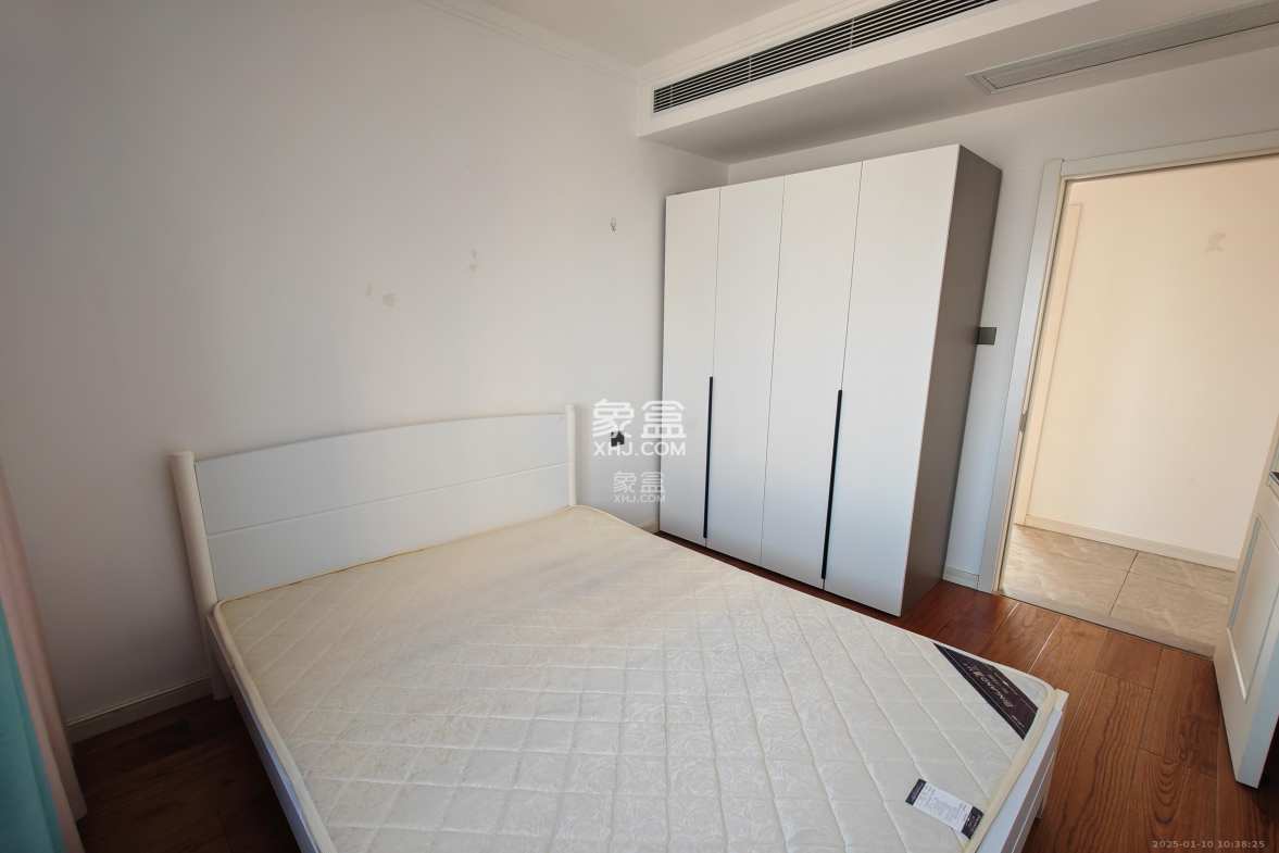 万科金色梦想C区  4室2厅2卫    4000.0元/月 万科金色梦想C区  4室2厅2卫    4000.0元/月室内图