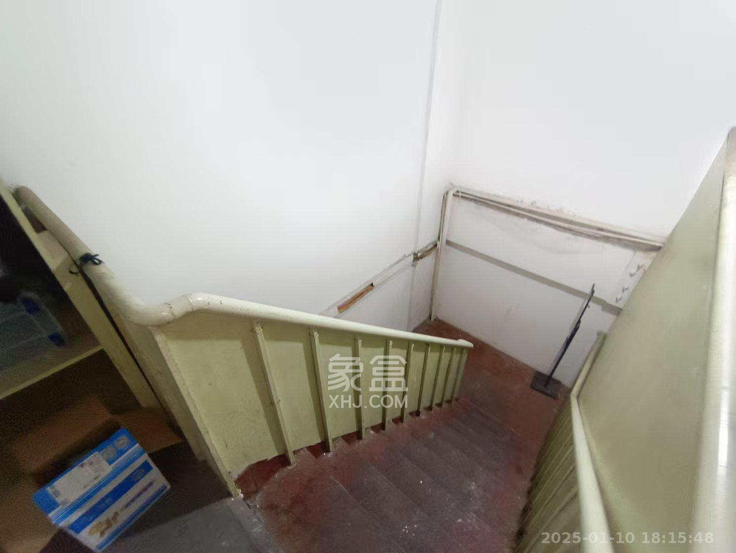 阳光100一期、四五期   50.0㎡      4200.0元/月室内图