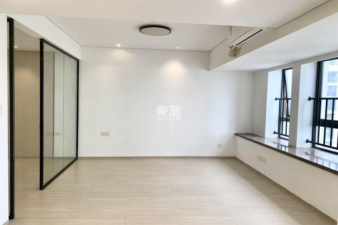 海航豪庭南苑 1室2厅1卫 120.0万 海航豪庭南苑 1室2厅1卫 120.0万室内图