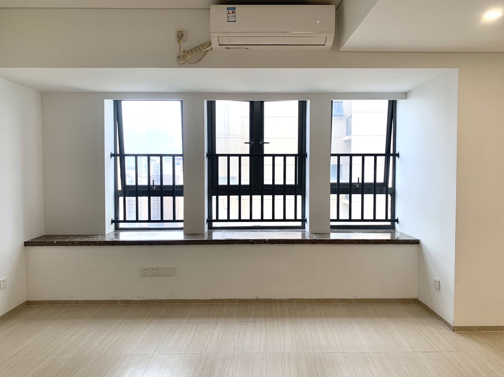 海航豪庭南苑 1室2厅1卫 120.0万 海航豪庭南苑 1室2厅1卫 120.0万室内图