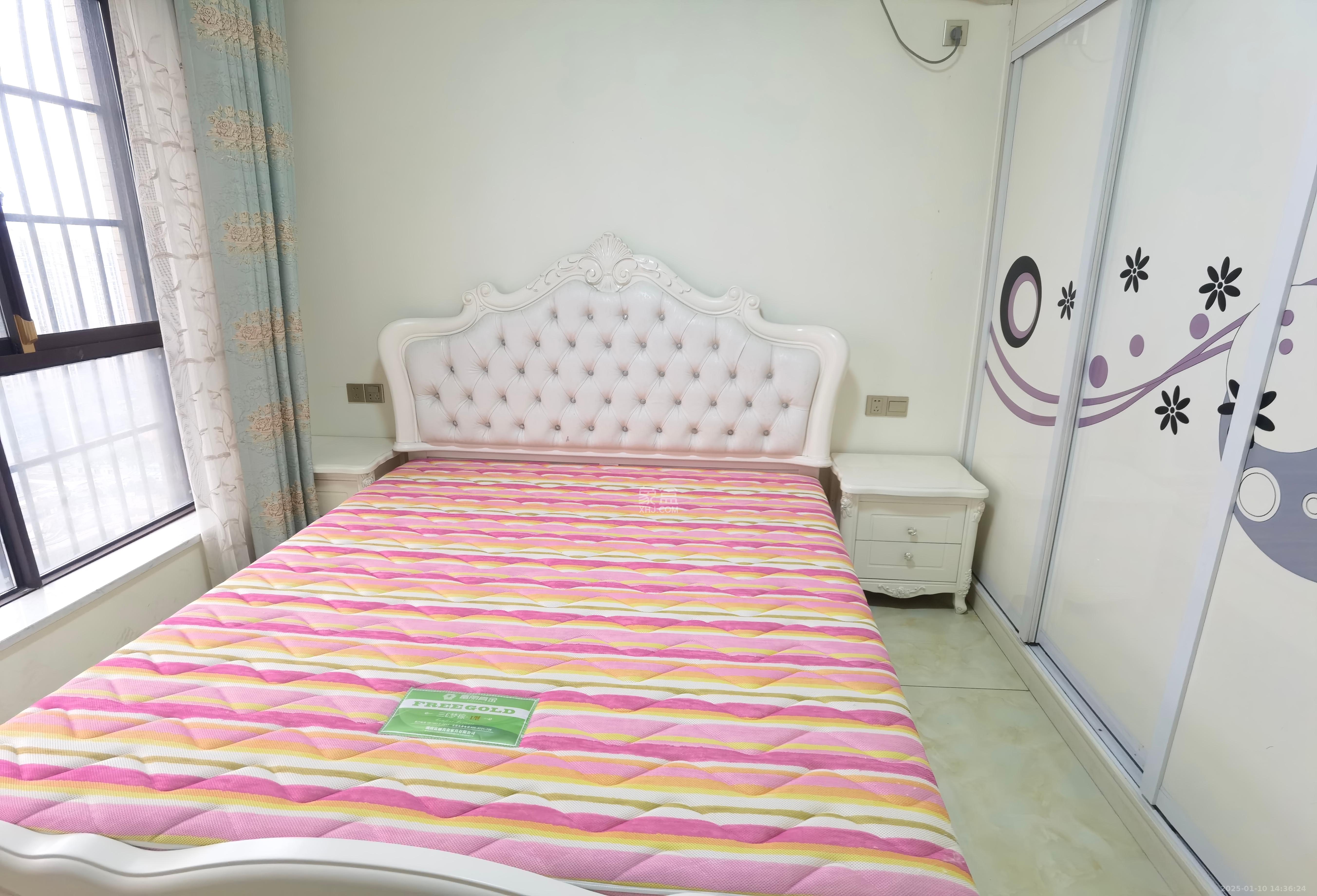 国泰九龙湾 3室2厅1卫 2100.0元/月 国泰九龙湾 3室2厅1卫 2100.0元/月室内图