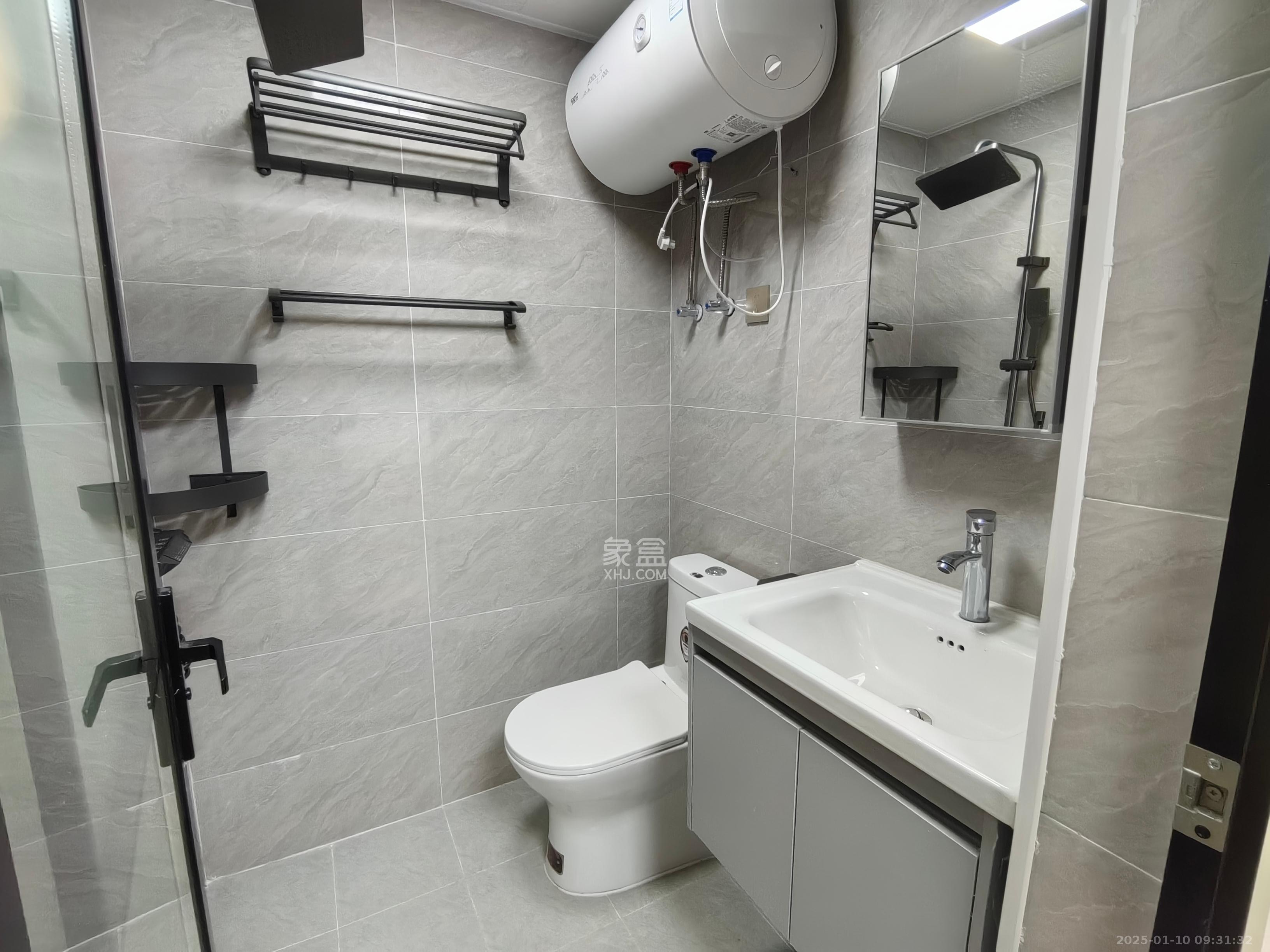 鄱阳汇金中心  1室0厅0卫    1700.0元/月 鄱阳汇金中心  1室0厅0卫    1700.0元/月室内图