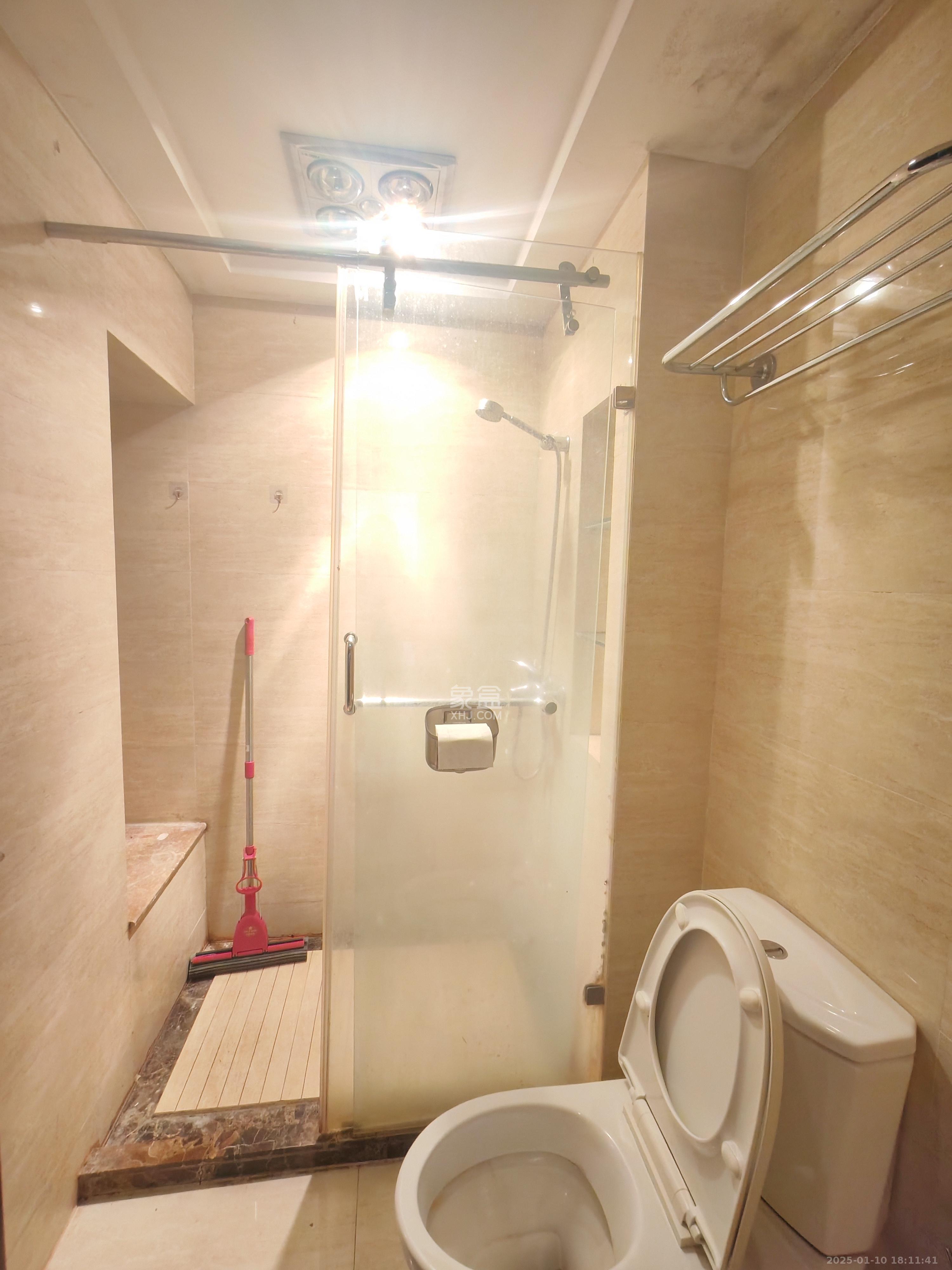 绿地中央广场 3室2厅1卫 2800.0元/月 绿地中央广场 3室2厅1卫 2800.0元/月室内图