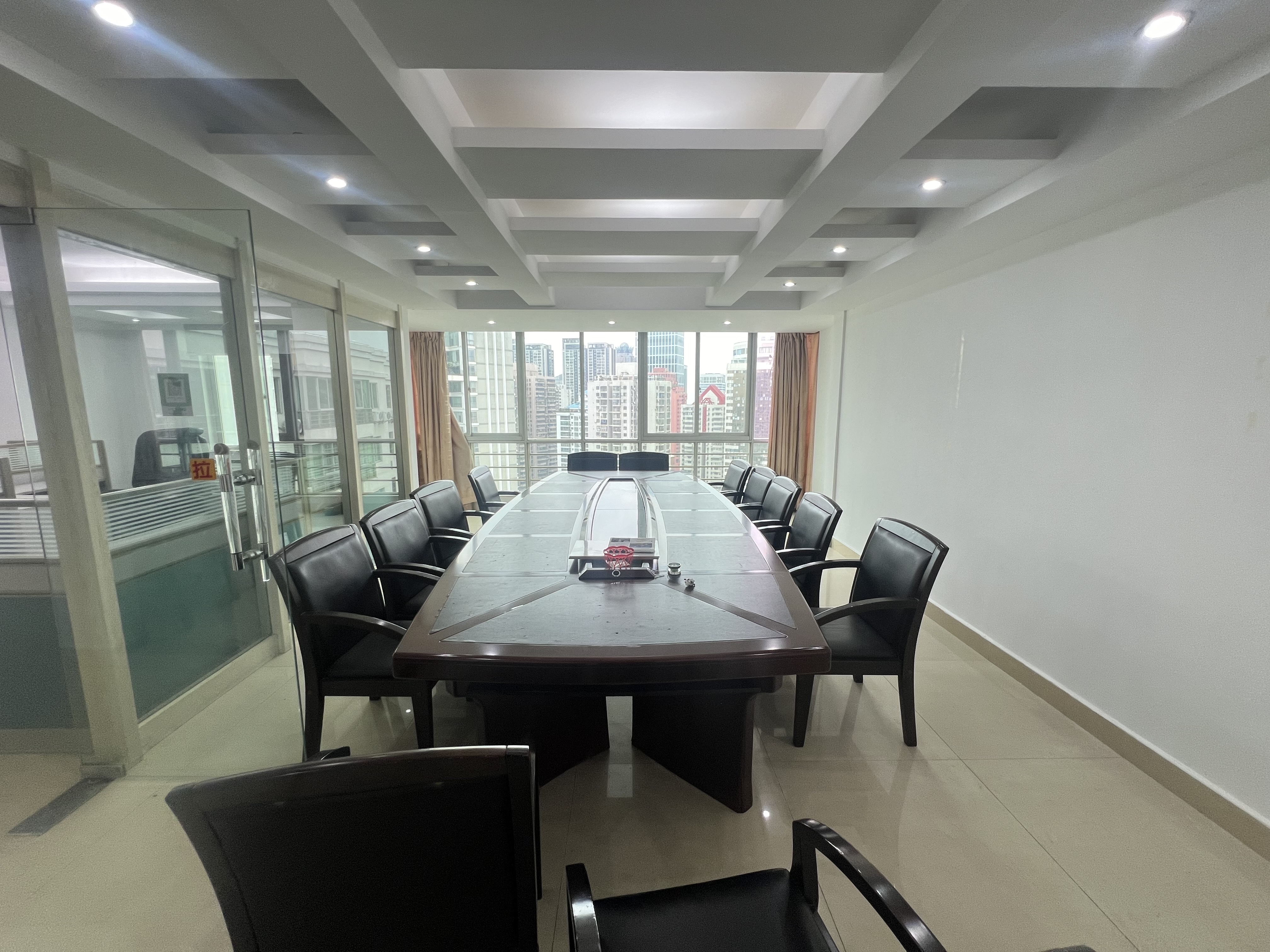 富豪大厦(富豪花园) 3室2厅2卫 147.0万 富豪大厦(富豪花园) 3室2厅2卫 147.0万客厅