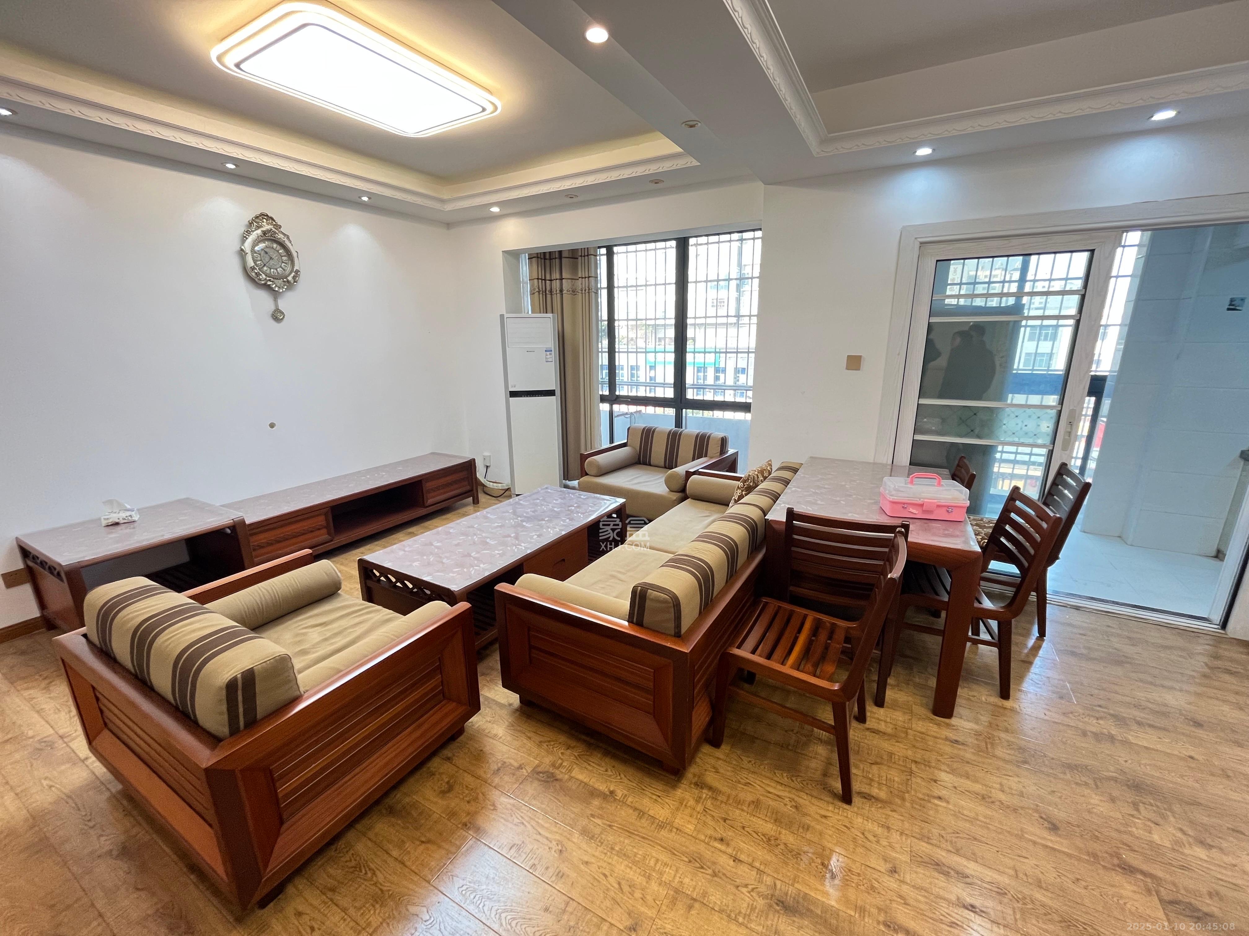 佳辉丽景鑫城  3室2厅2卫   3800.00元/月室内图