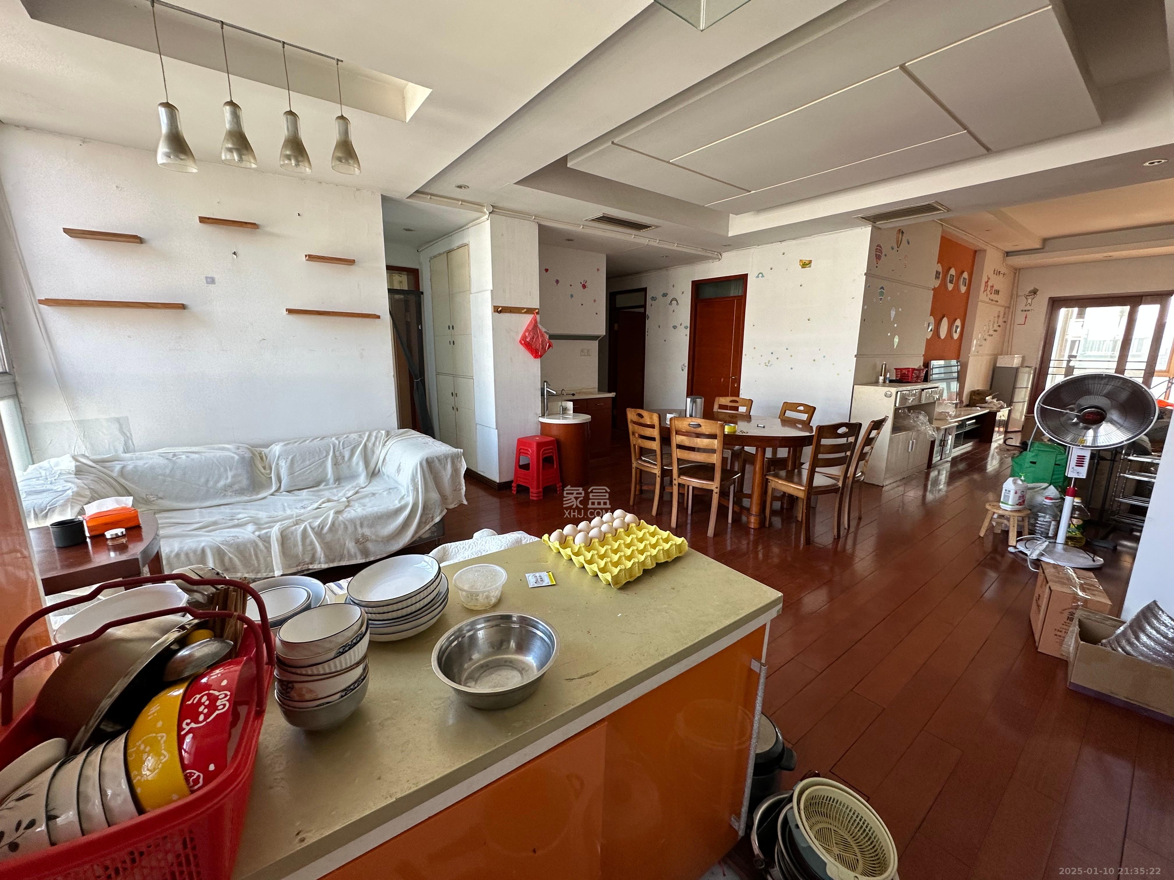 湖南省体育局单位宿舍(省体总会宿舍) 4室2厅2卫 5300.0元/月 湖南省体育局单位宿舍(省体总会宿舍) 4室2厅2卫 5300.0元/月室内图