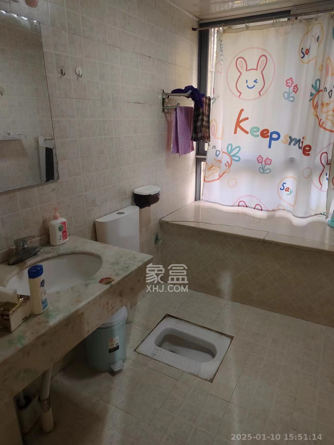 上海城小区  2室2厅1卫   2200.00元/月室内图