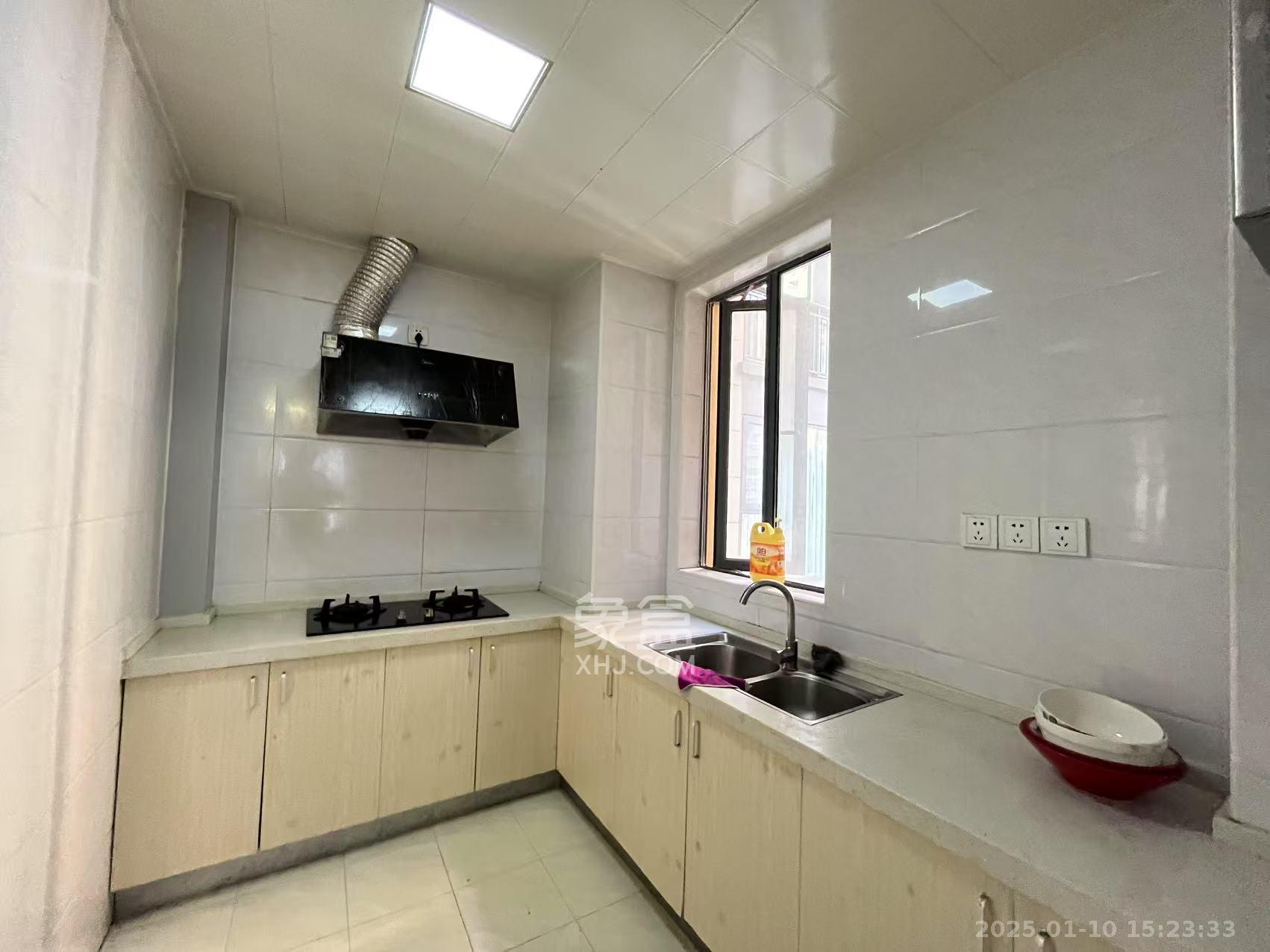 荣盛花语书苑 3室2厅1卫 3200.0元/月 荣盛花语书苑 3室2厅1卫 3200.0元/月室内图