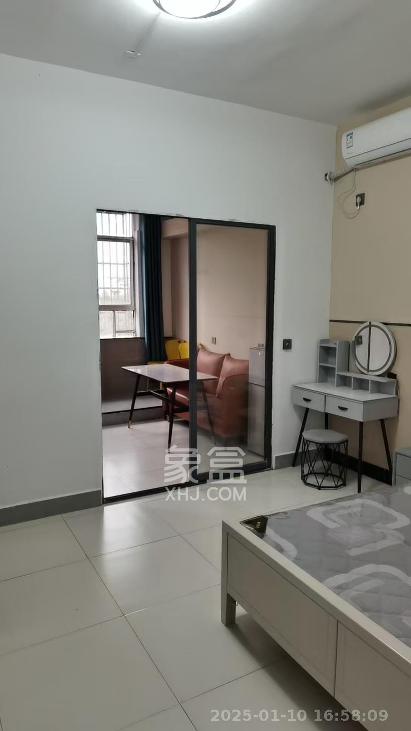 星沙三区 1室1厅1卫 1200.0元/月 星沙三区 1室1厅1卫 1200.0元/月室内图