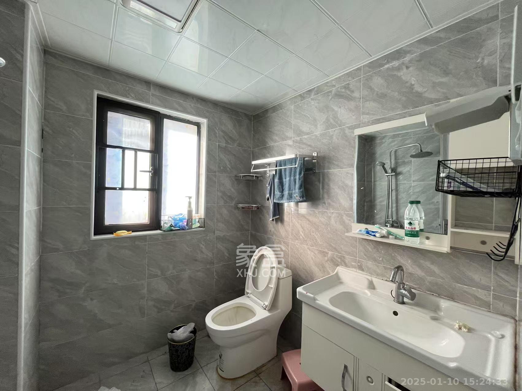 荣盛花语书苑 3室2厅2卫 3200.0元/月 荣盛花语书苑 3室2厅2卫 3200.0元/月室内图