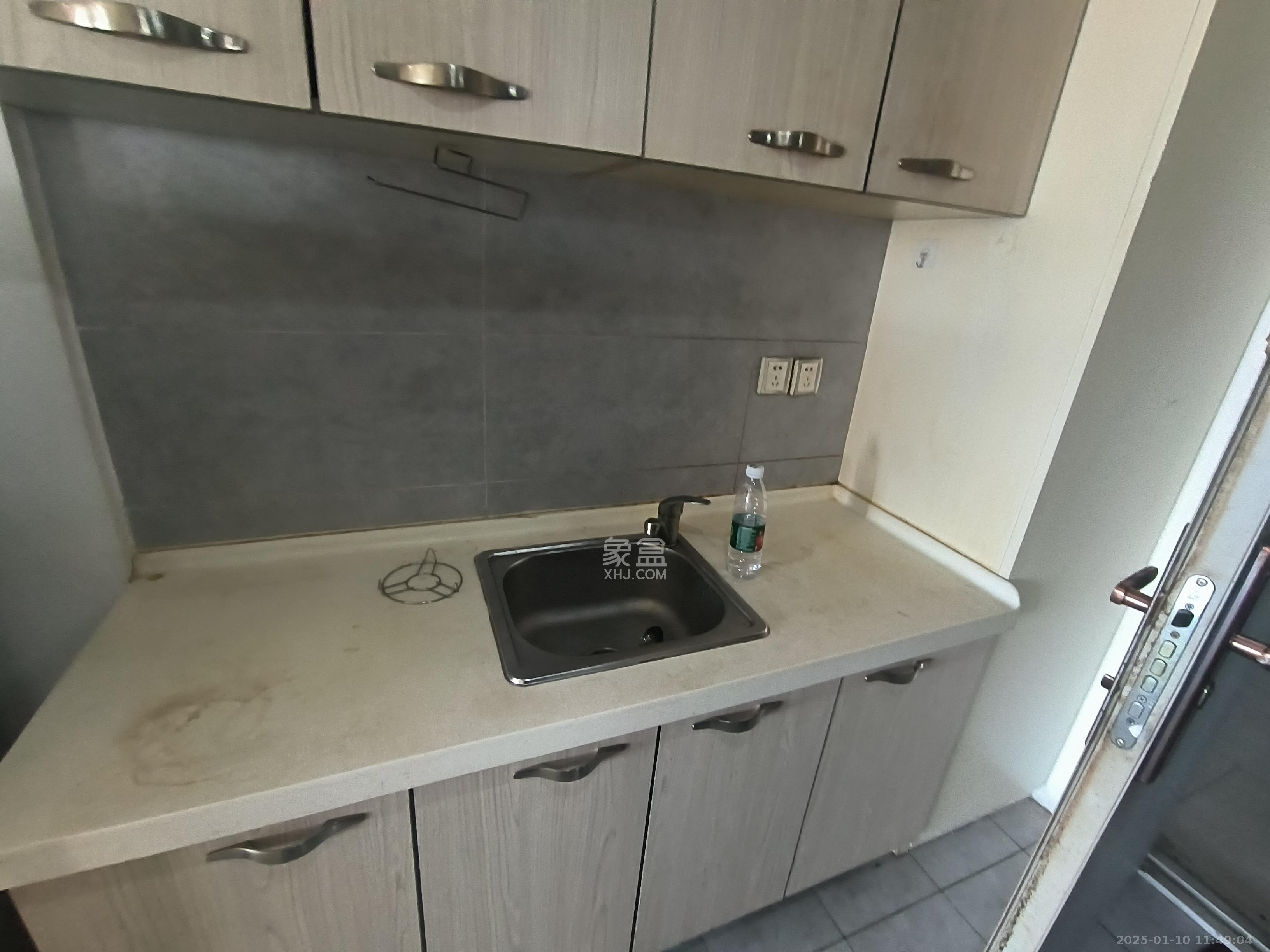 三万英尺 1室0厅1卫 1400.0元/月 三万英尺 1室0厅1卫 1400.0元/月室内图