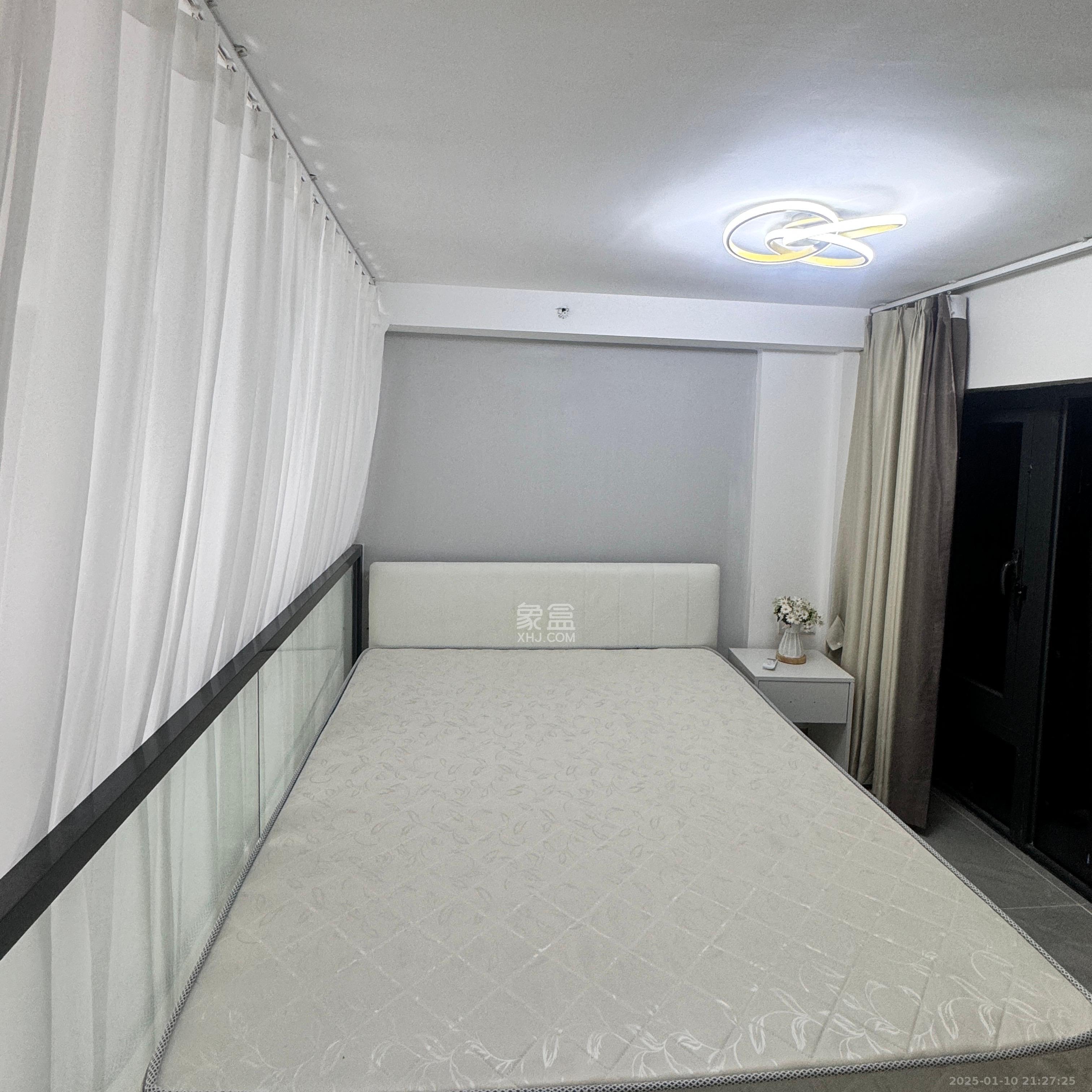 卓越中寰 1室1厅1卫 2600.0元/月 卓越中寰 1室1厅1卫 2600.0元/月室内图